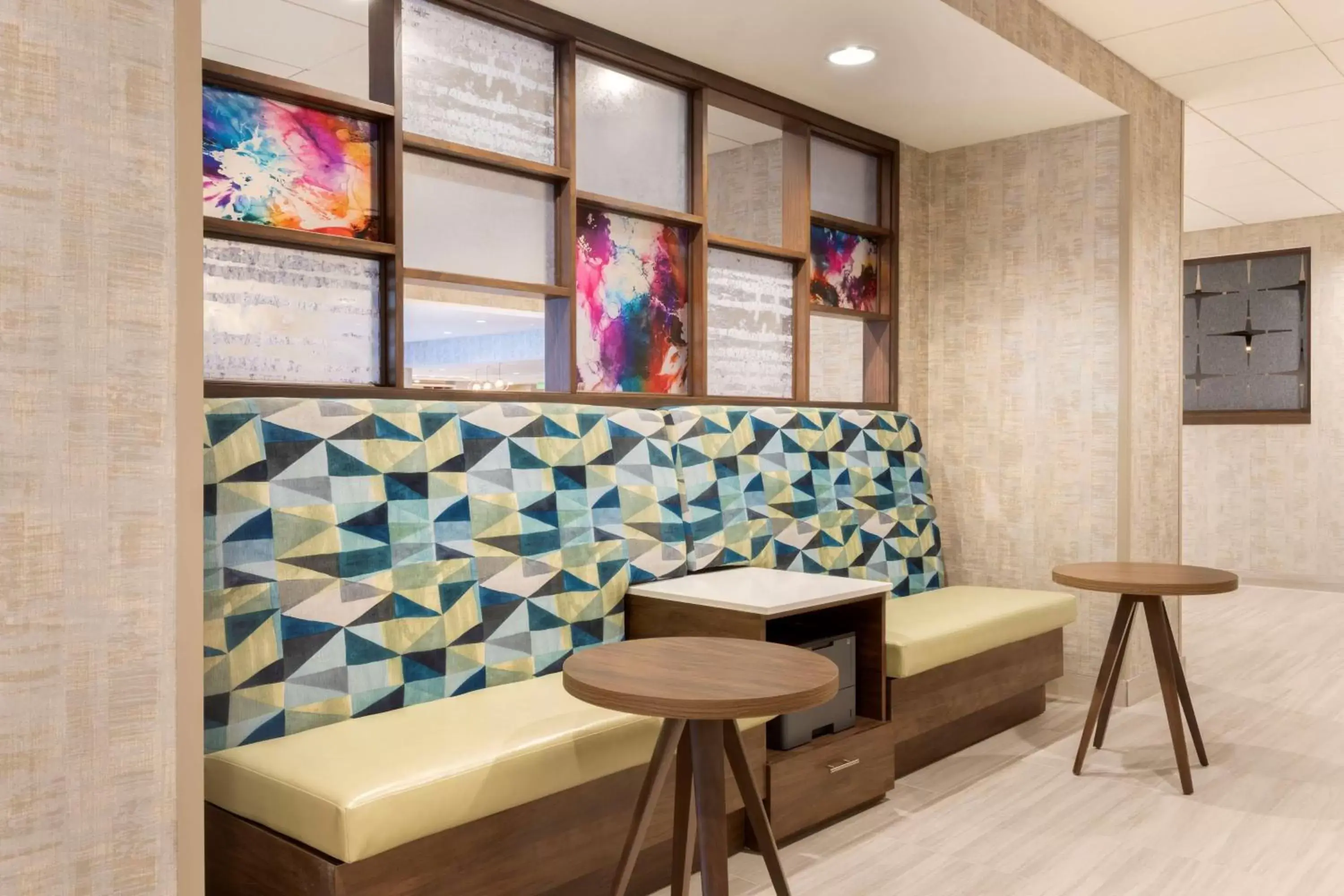 Business facilities, Seating Area in Hampton Inn Clovis, Nm