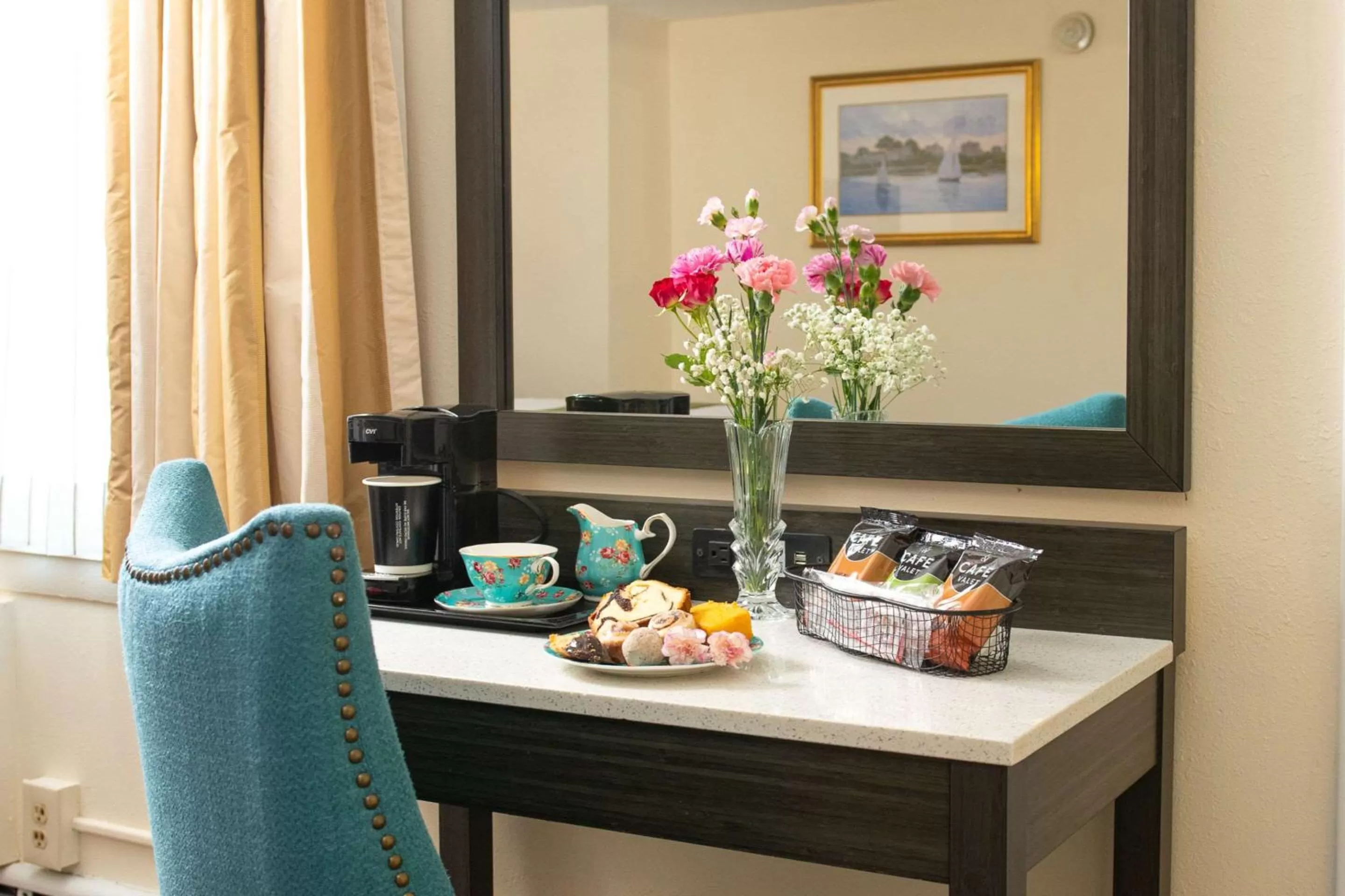 Bedroom in Rodeway Inn Middletown - Newport