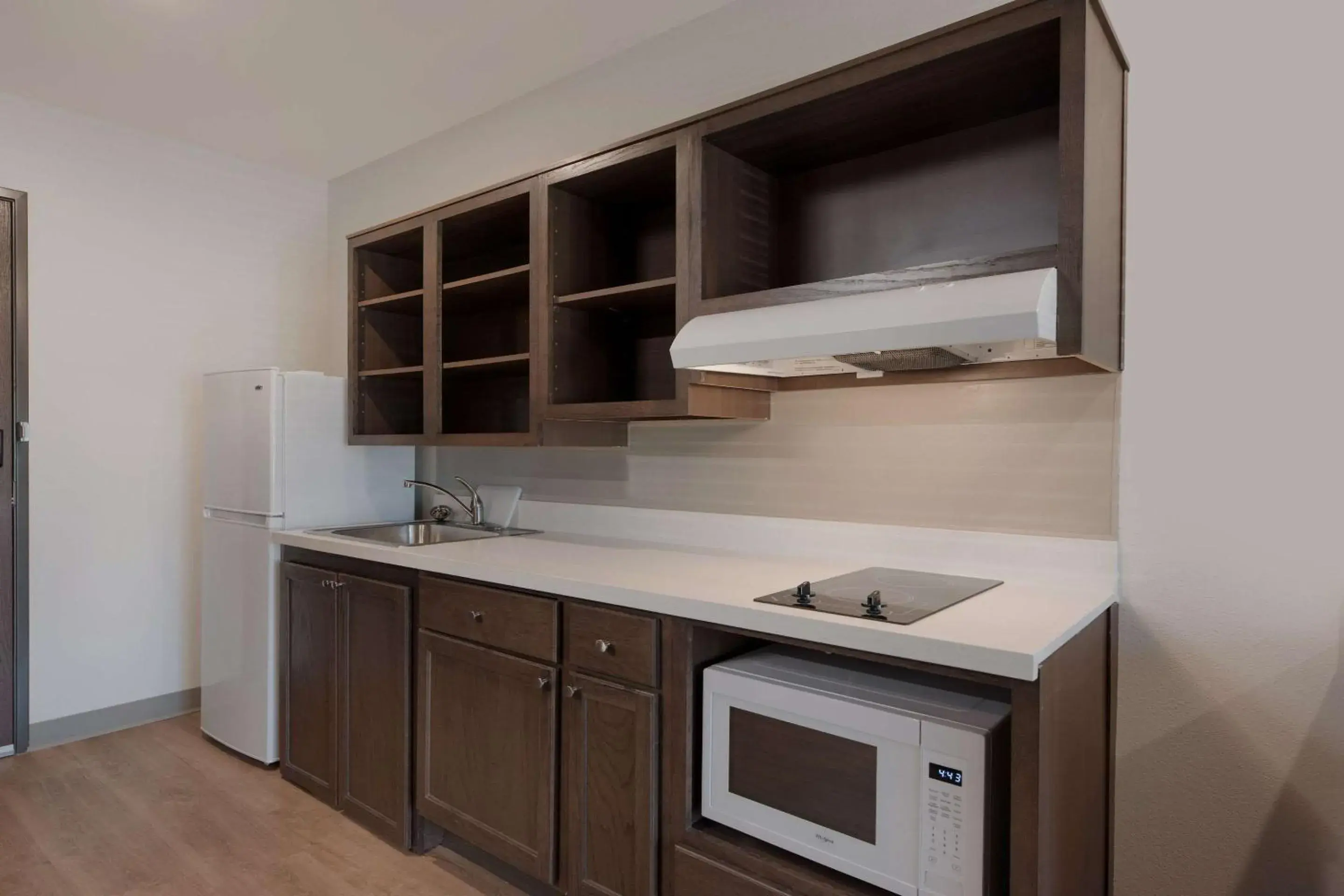Kitchen or kitchenette, Kitchen/Kitchenette in WoodSpring Suites Phoenix-Deer Valley