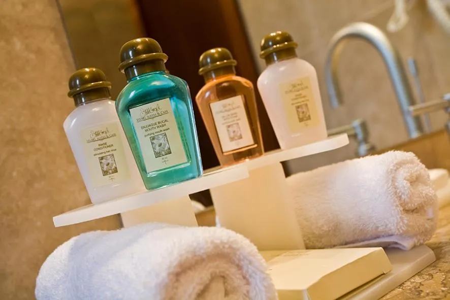 Bathroom in Hotel Stubel Suites & Cafe