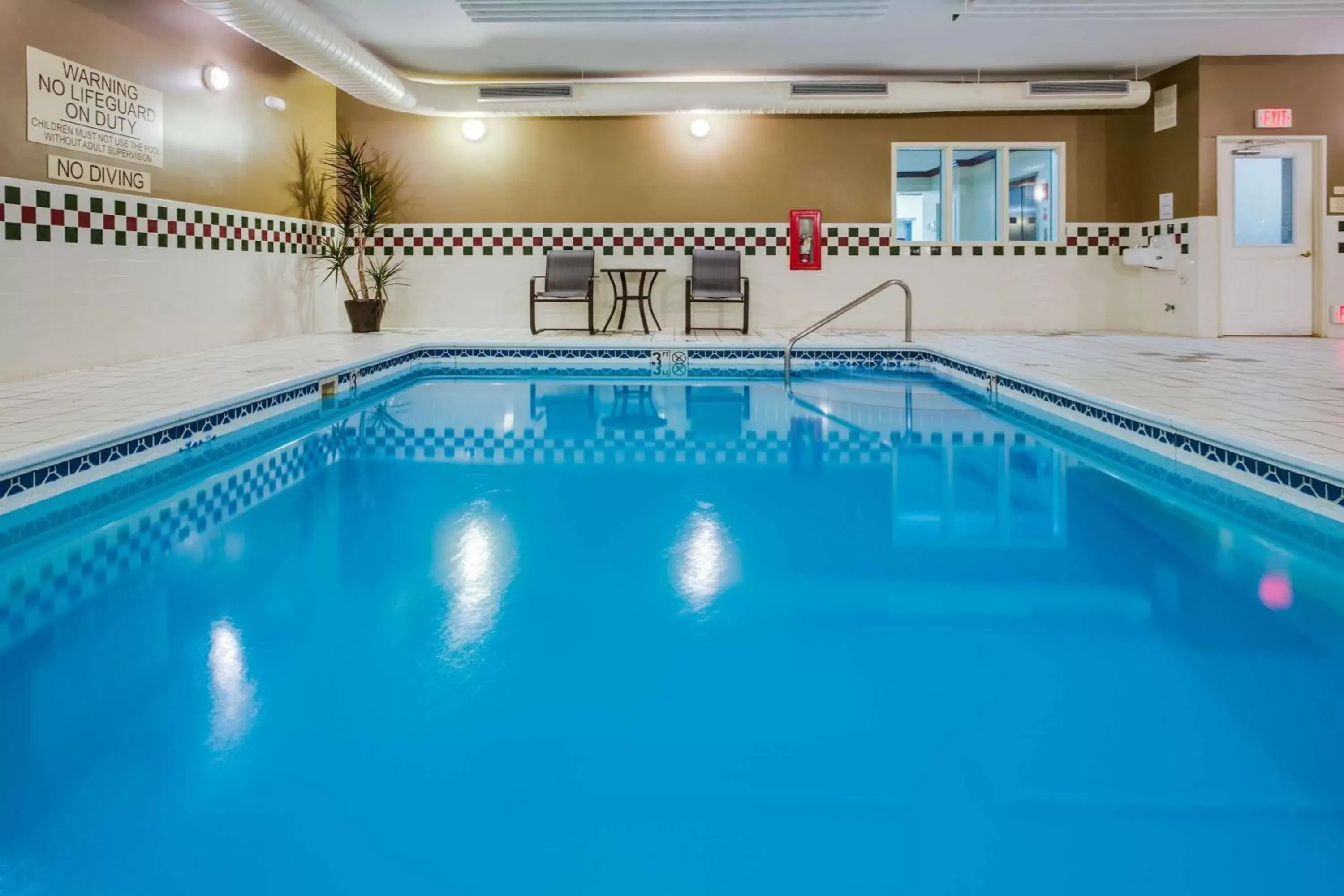 On site, Swimming Pool in Country Inn & Suites by Radisson, Gurnee, IL