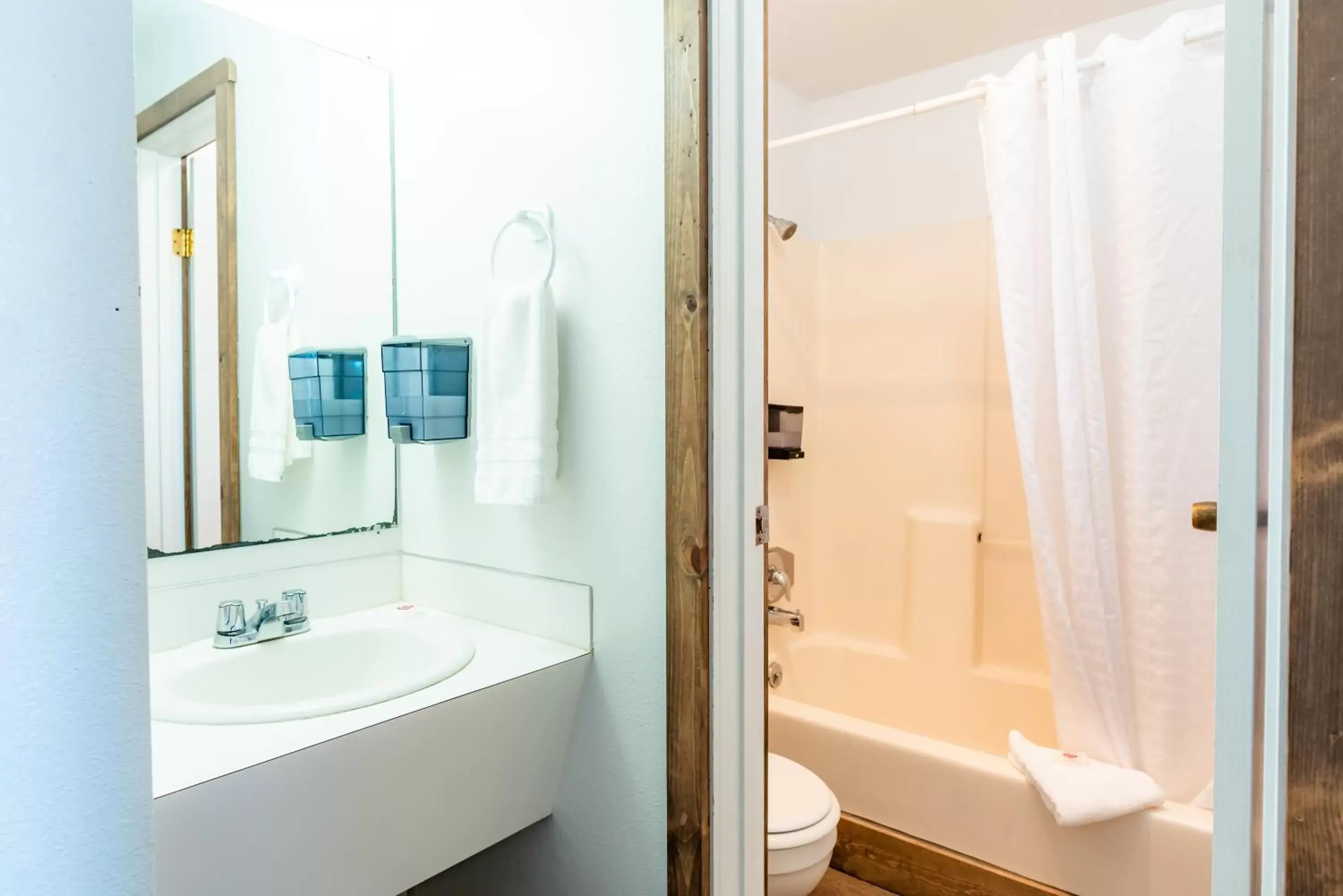 Bathroom in Seagull Beachfront Inn