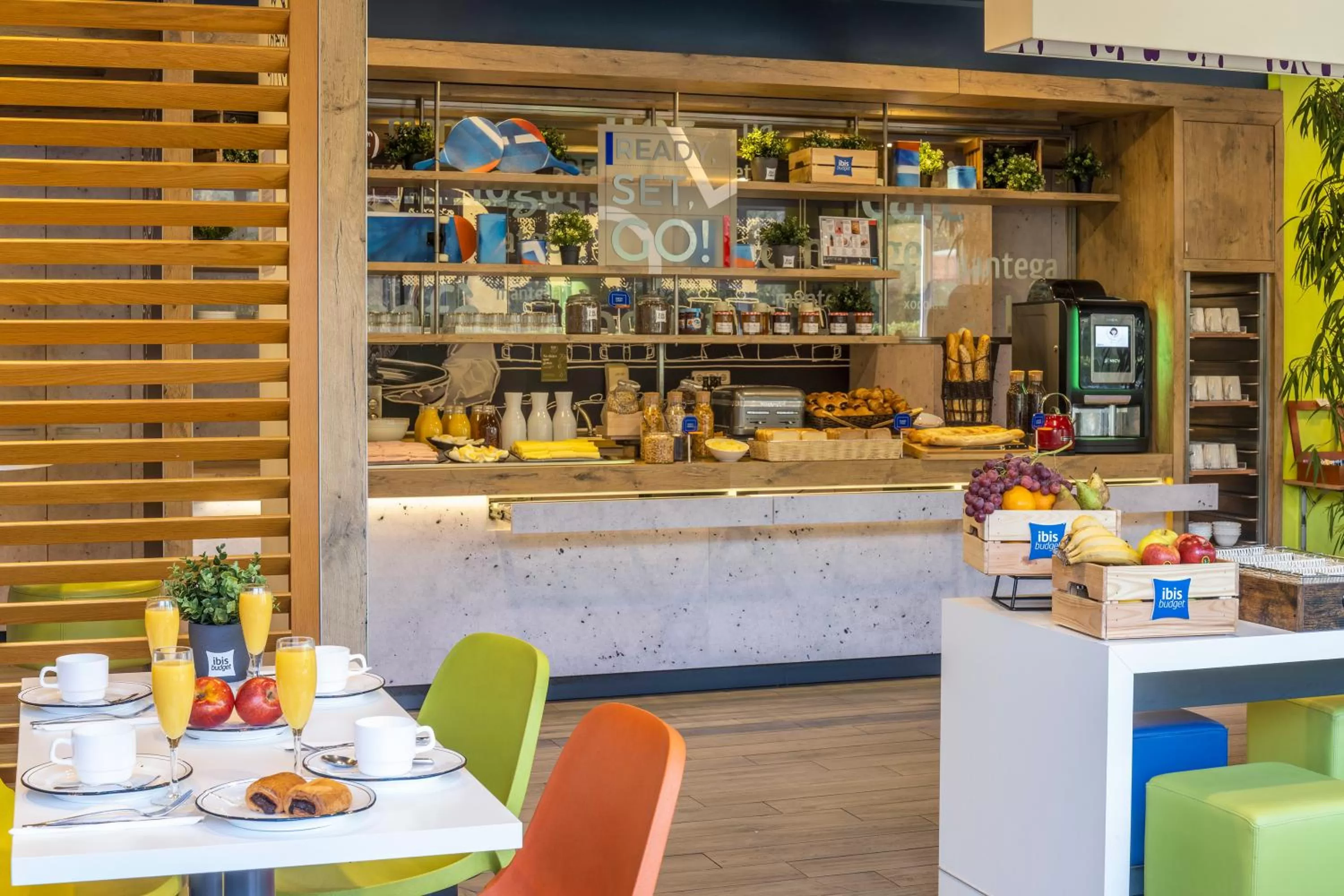 Restaurant/places to eat in Ibis Budget Barcelona Sant Andreu De La Barca