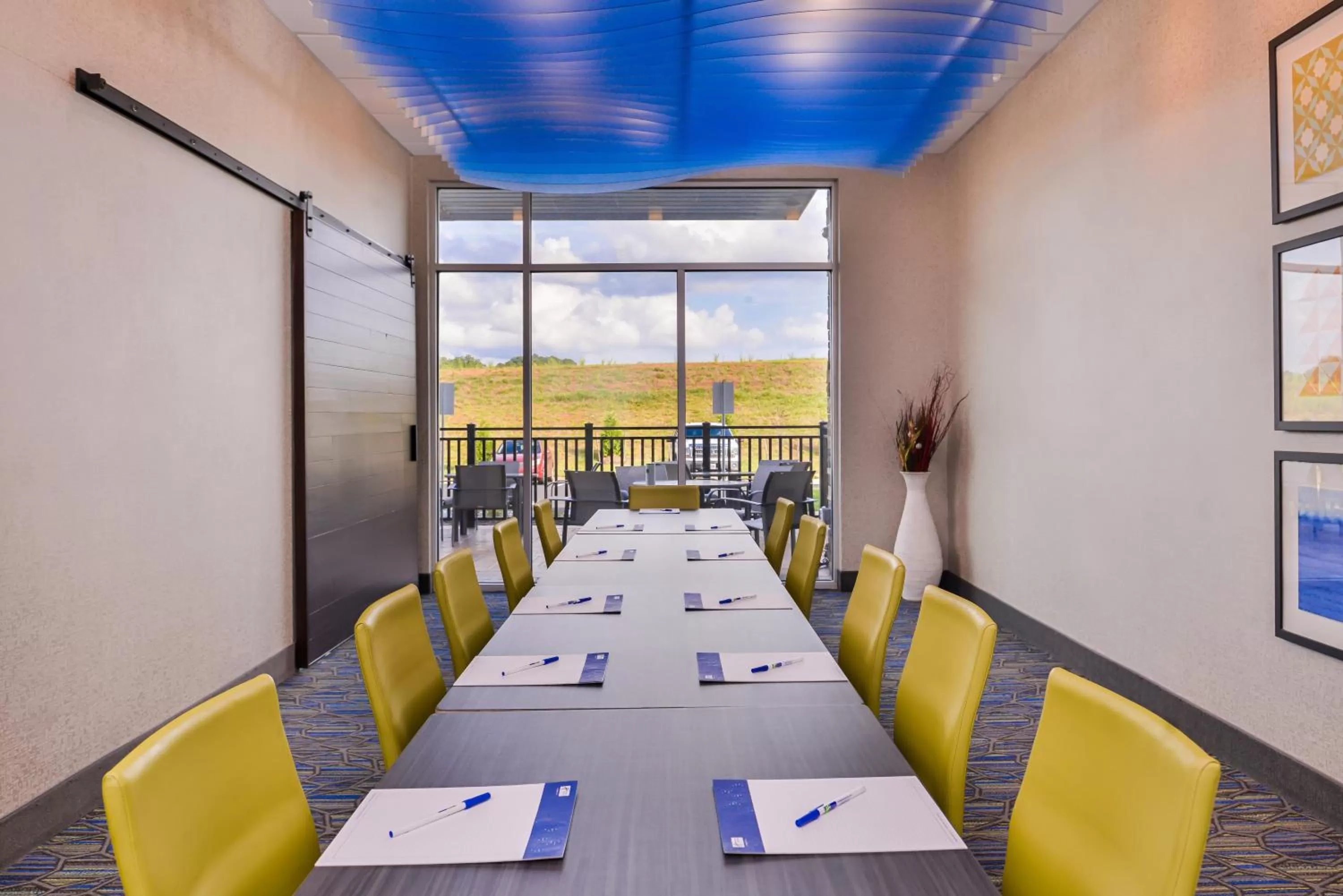 Meeting/conference room in Holiday Inn Express & Suites Farmville by IHG