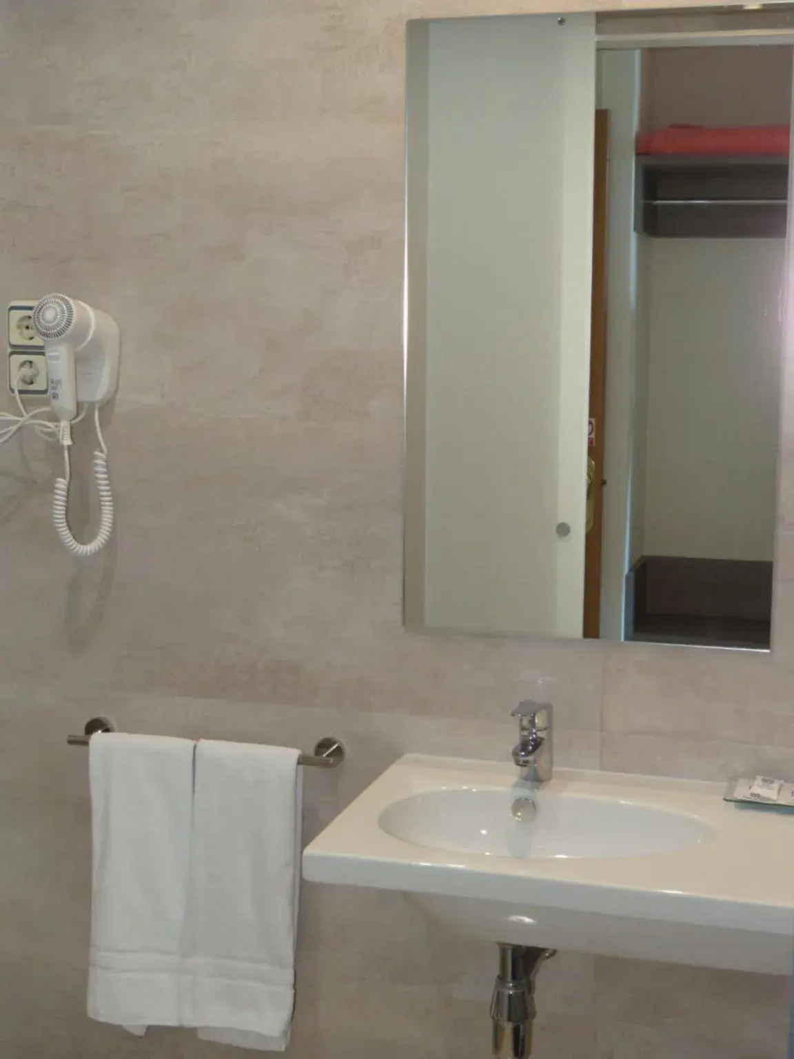 Bathroom in Hotel Ciudad de Fuenlabrada