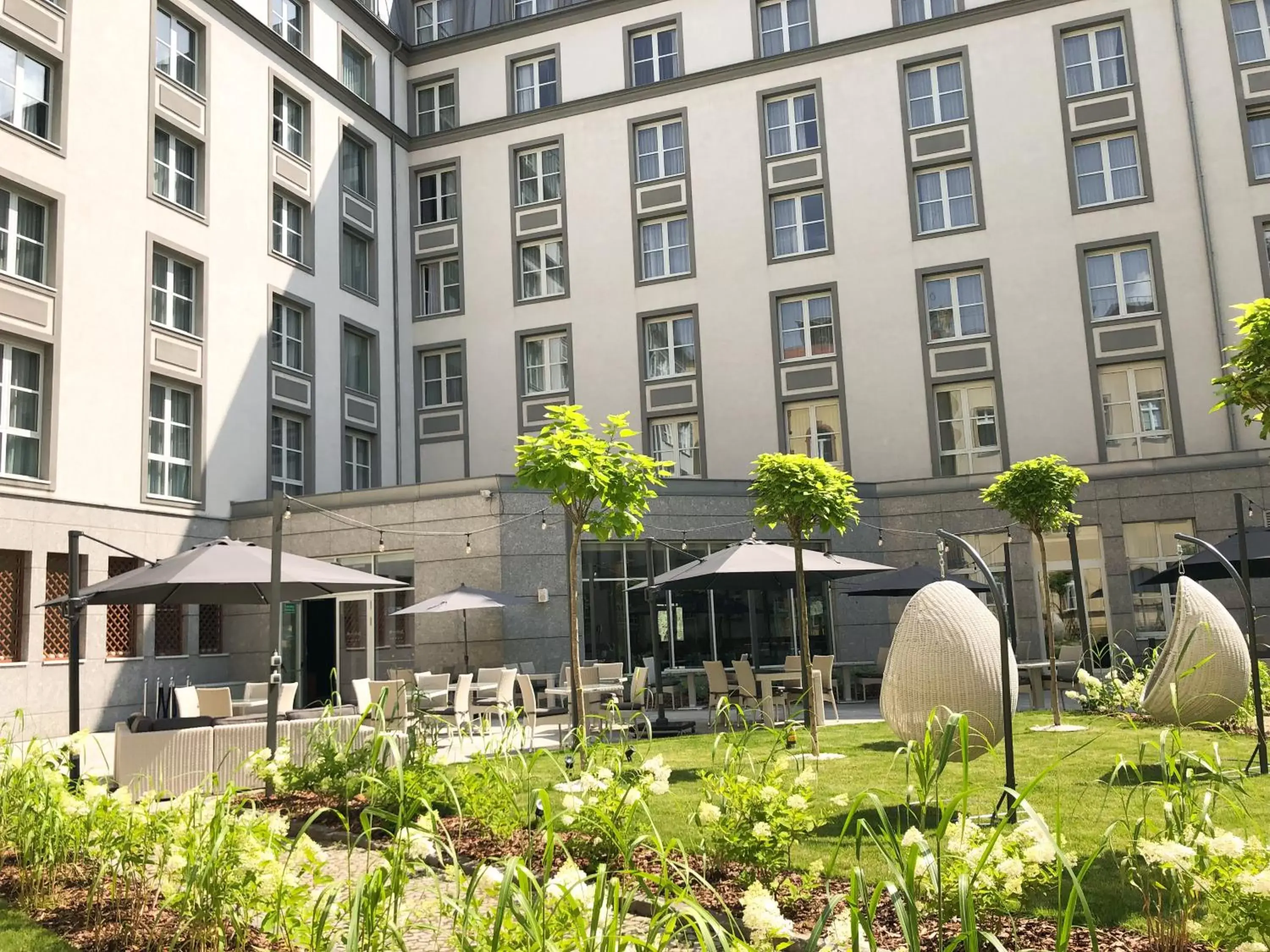 Patio, Property Building in Radisson Blu Hotel Wroclaw