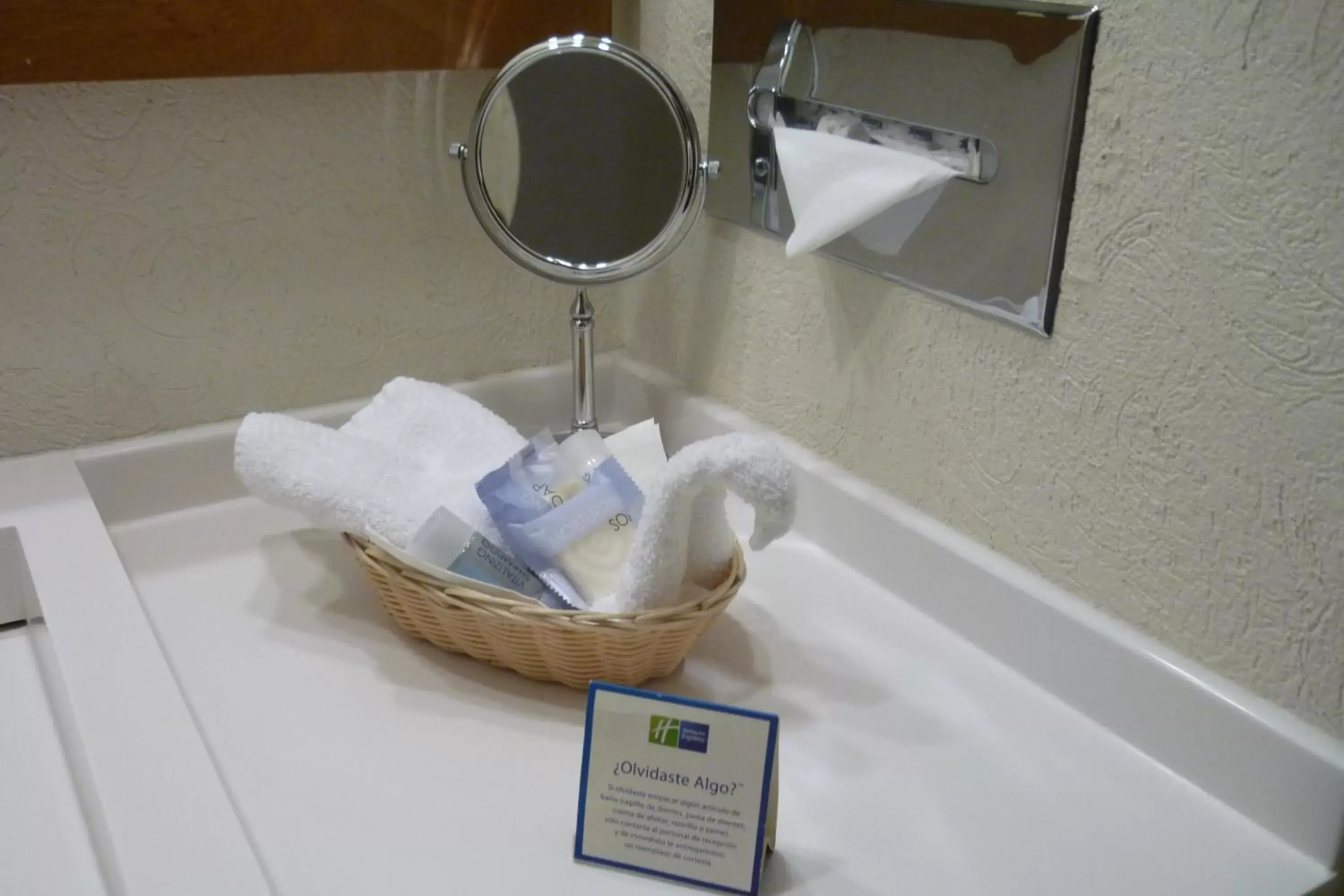 Bathroom in Holiday Inn Express Guadalajara Expo, an IHG Hotel