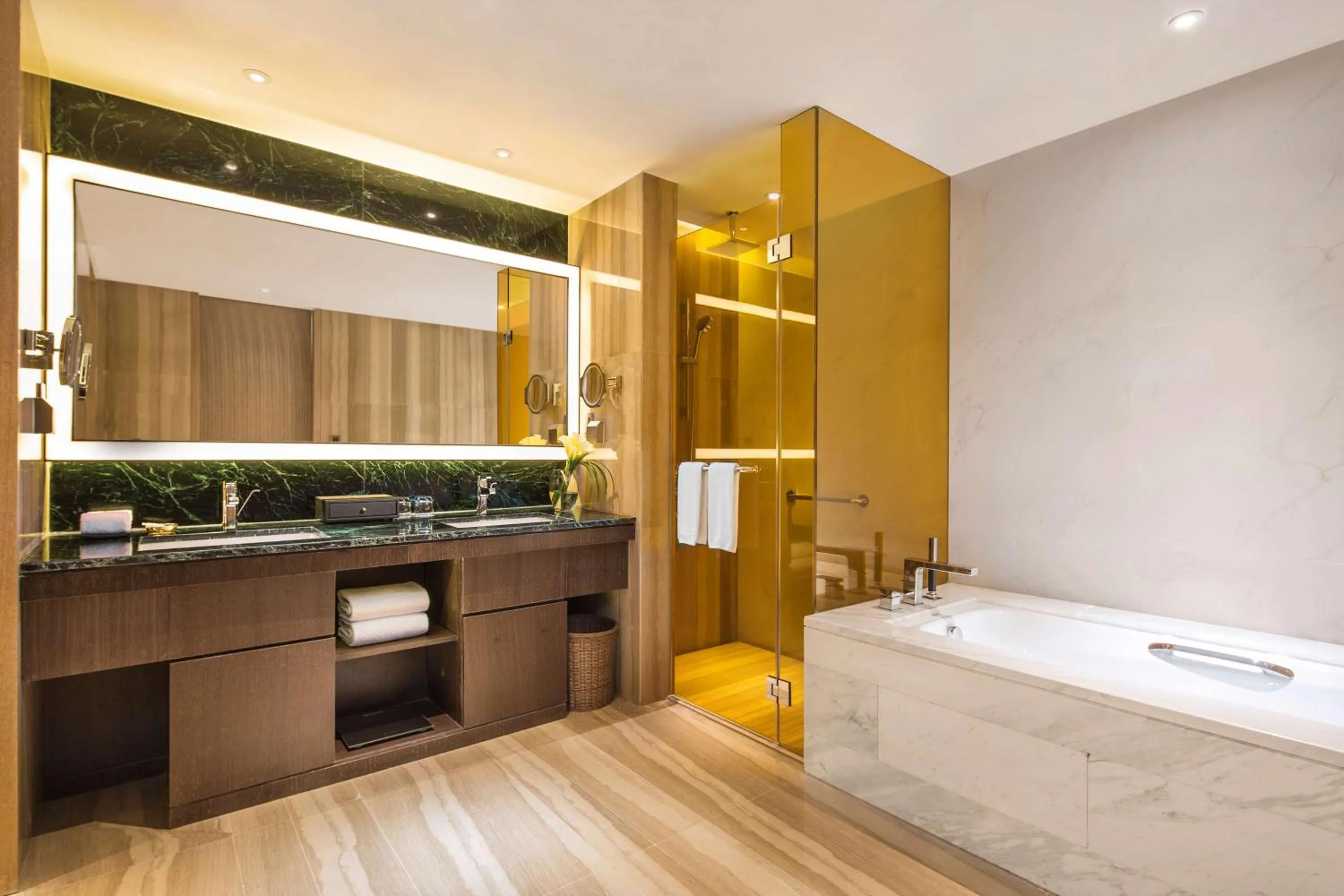 Deluxe Suite in Radisson Blu Shanghai Pudong Jinqiao