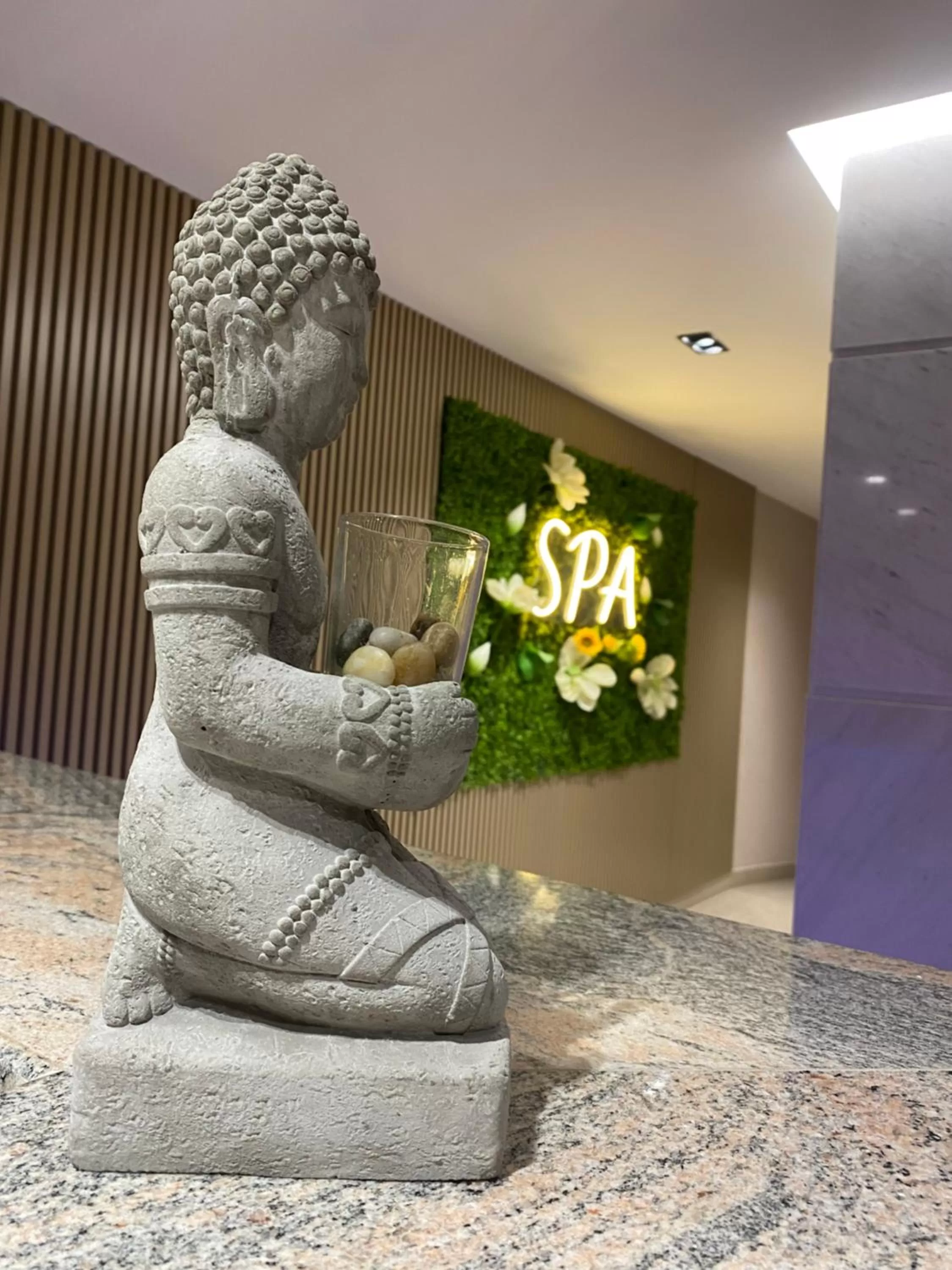 Spa and wellness centre/facilities in Doanesia Premium Hotel & Spa