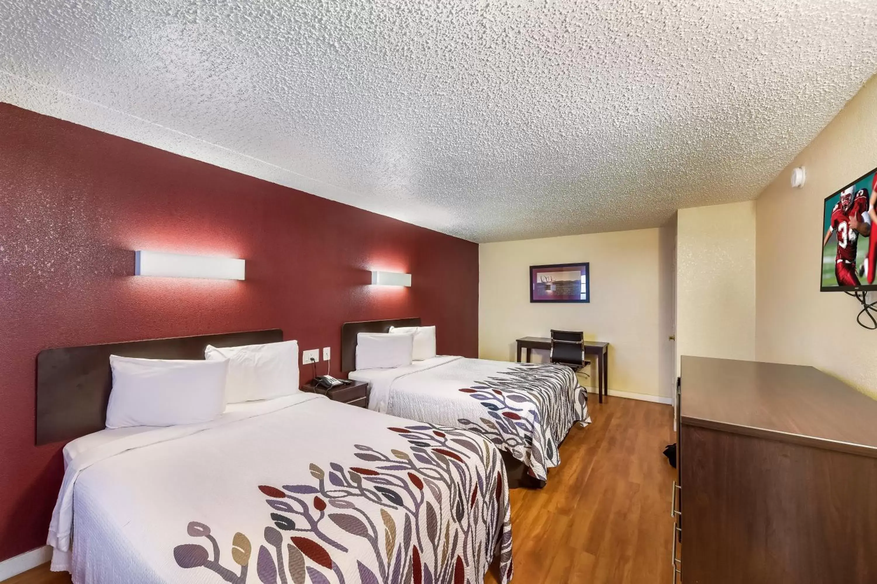 Photo of the whole room, Bed in Red Roof Inn Plano Photo of the whole room, Bed in Red Roof Inn Plano