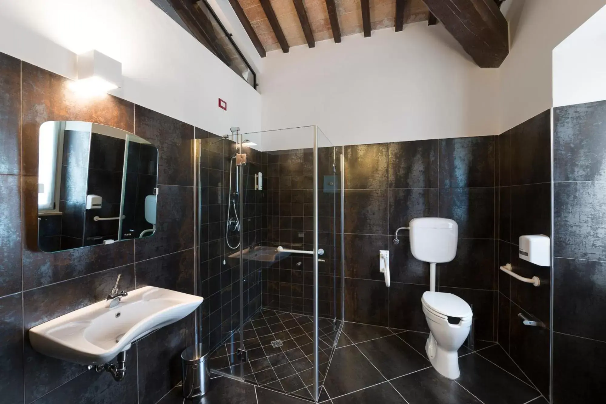 Bathroom in Interamnia Boutique Hotel