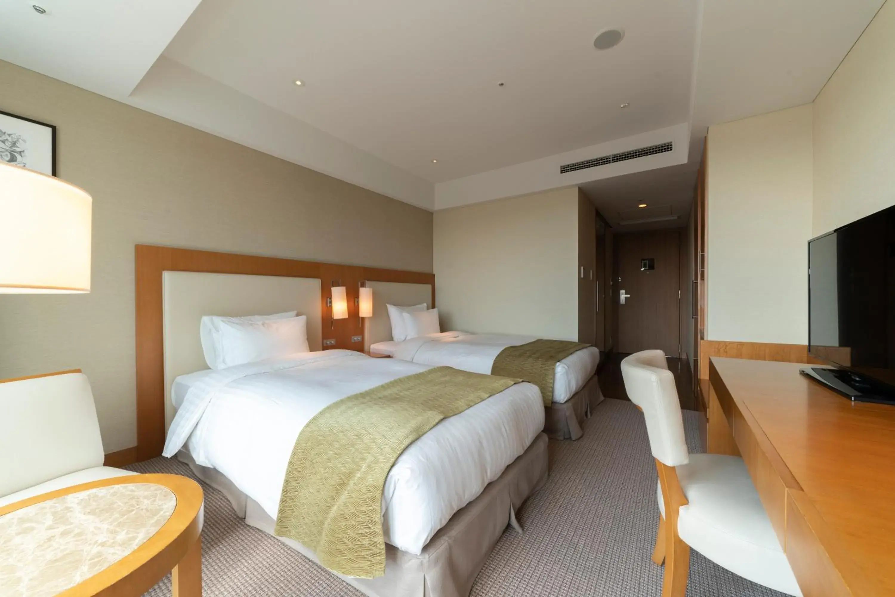 Photo of the whole room, Bed in Hotel Associa Shin-Yokohama