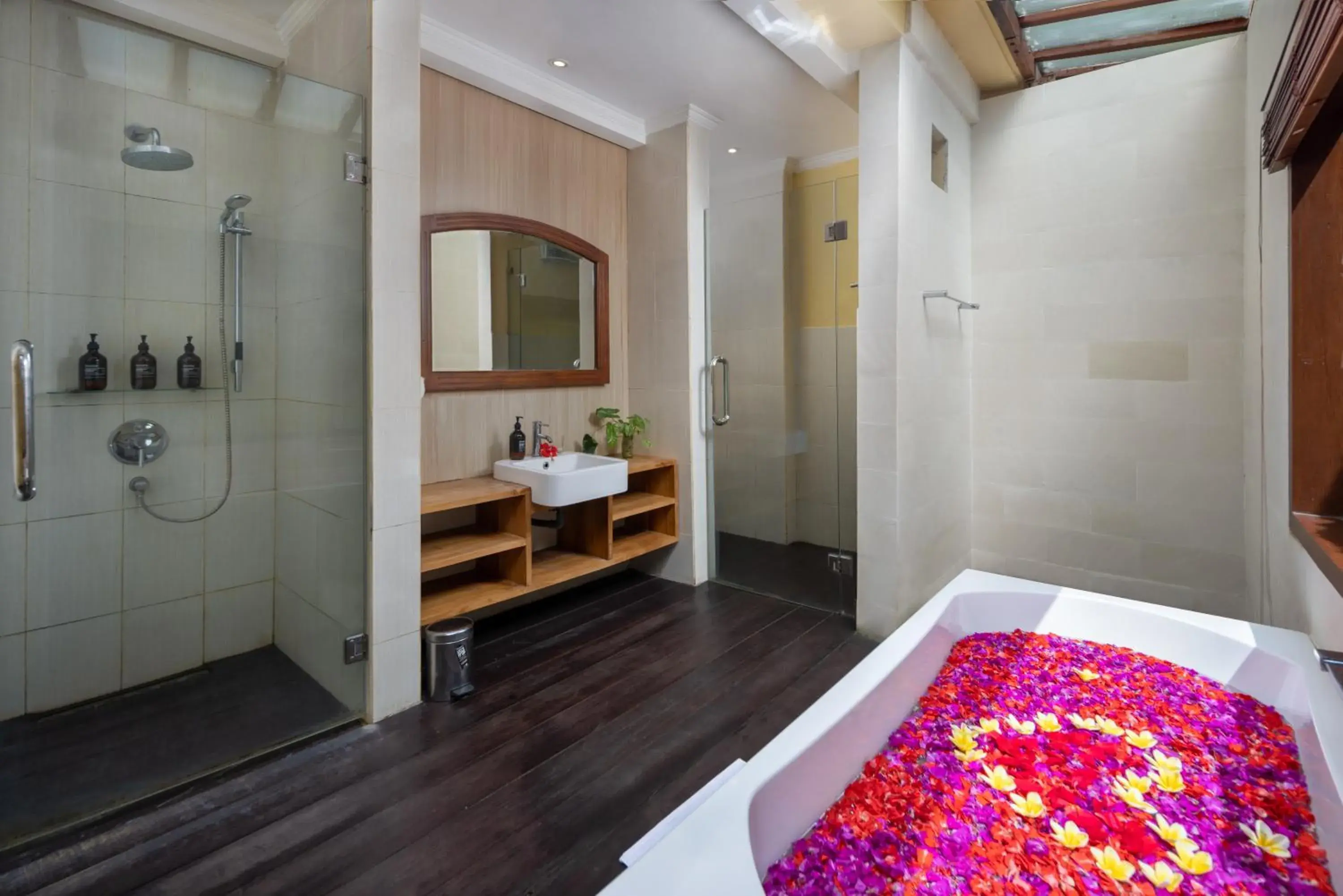 Bedroom, Bathroom in The Pari Sudha