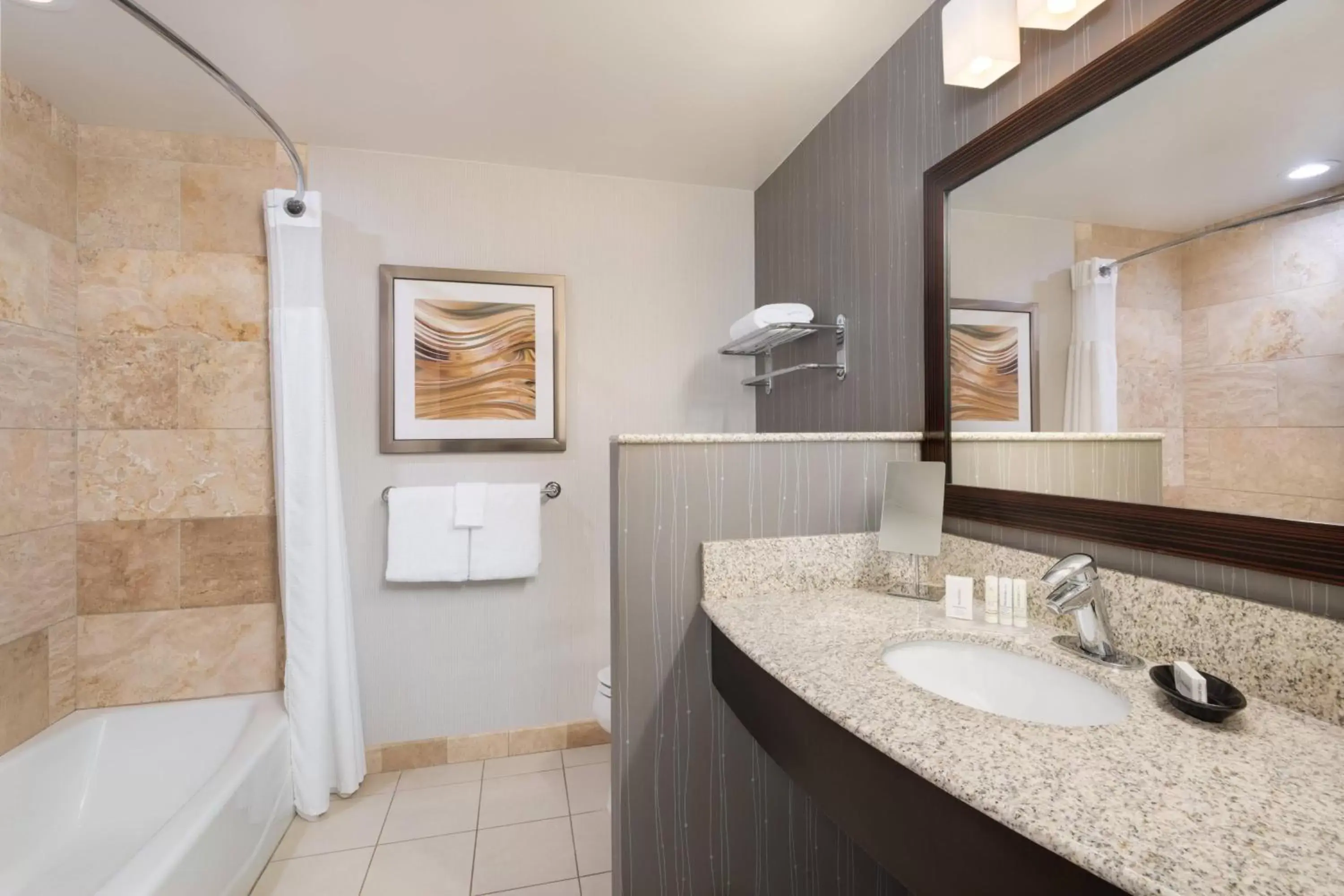 Bathroom in Courtyard by Marriott Pittsburgh Washington Meadow Lands