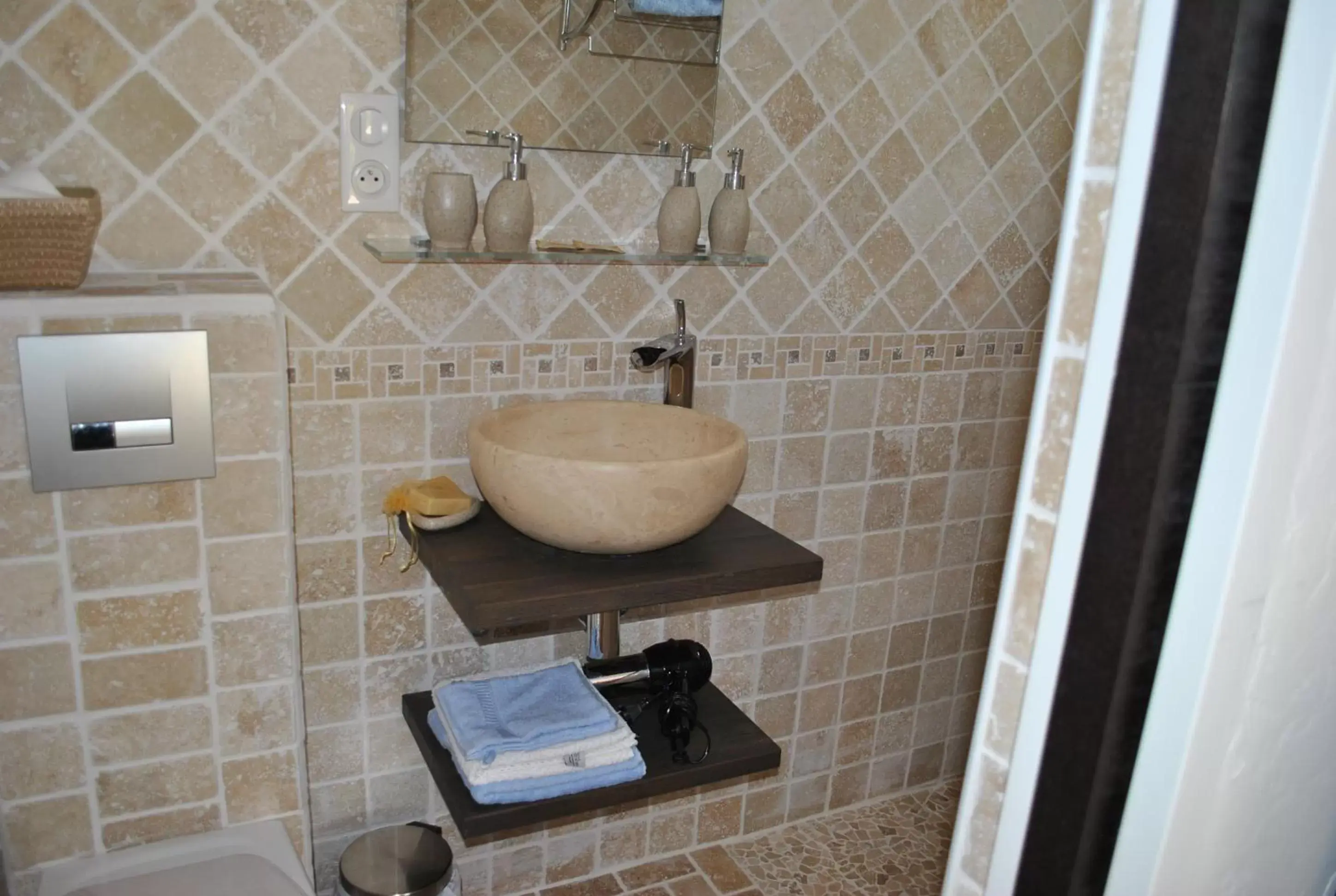 Bathroom in villa des oliviers