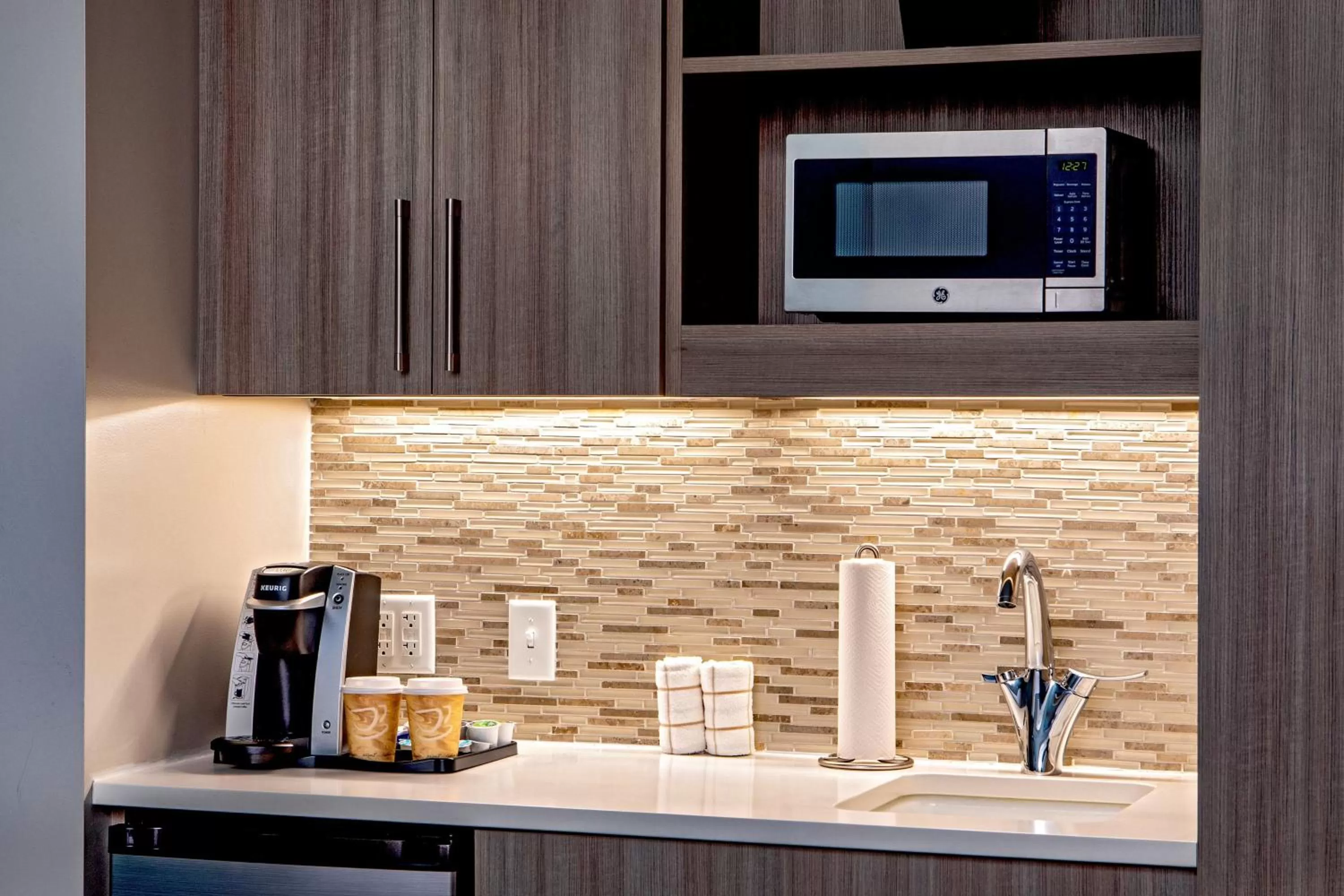 Kitchen or kitchenette in Element Hampton Peninsula Town Center