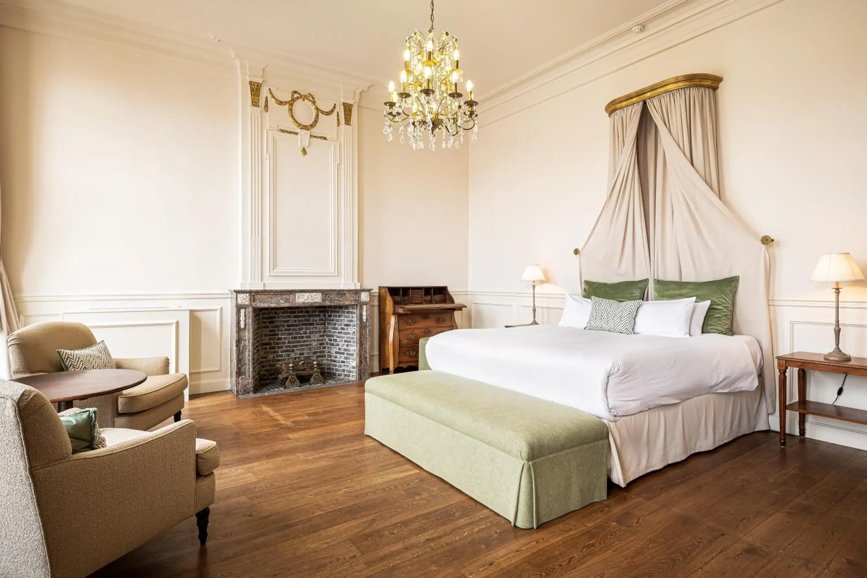 Guests, Bed in De Tuilerieen - Small Luxury Hotels of the World