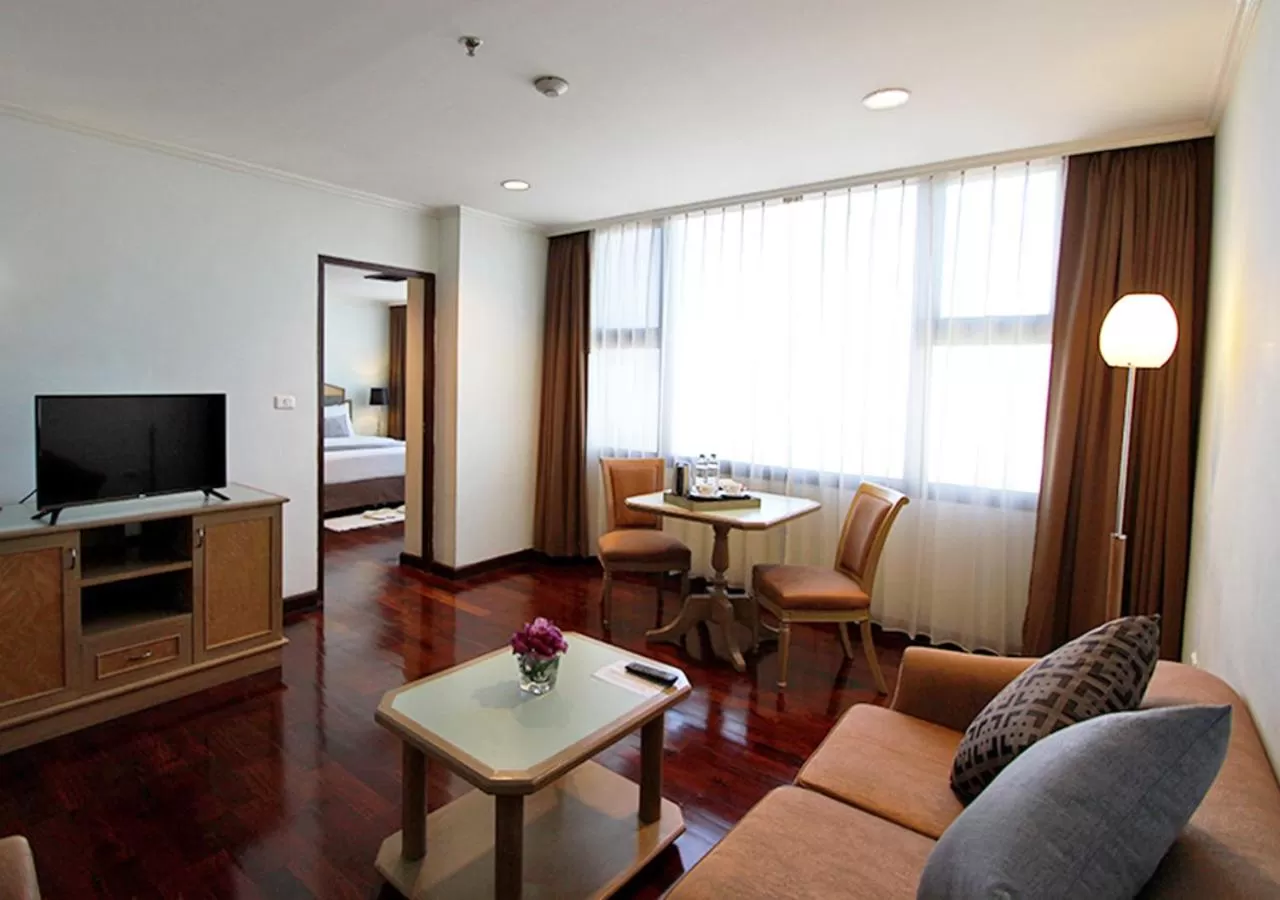 Living room in Grand Tower Inn Rama 6