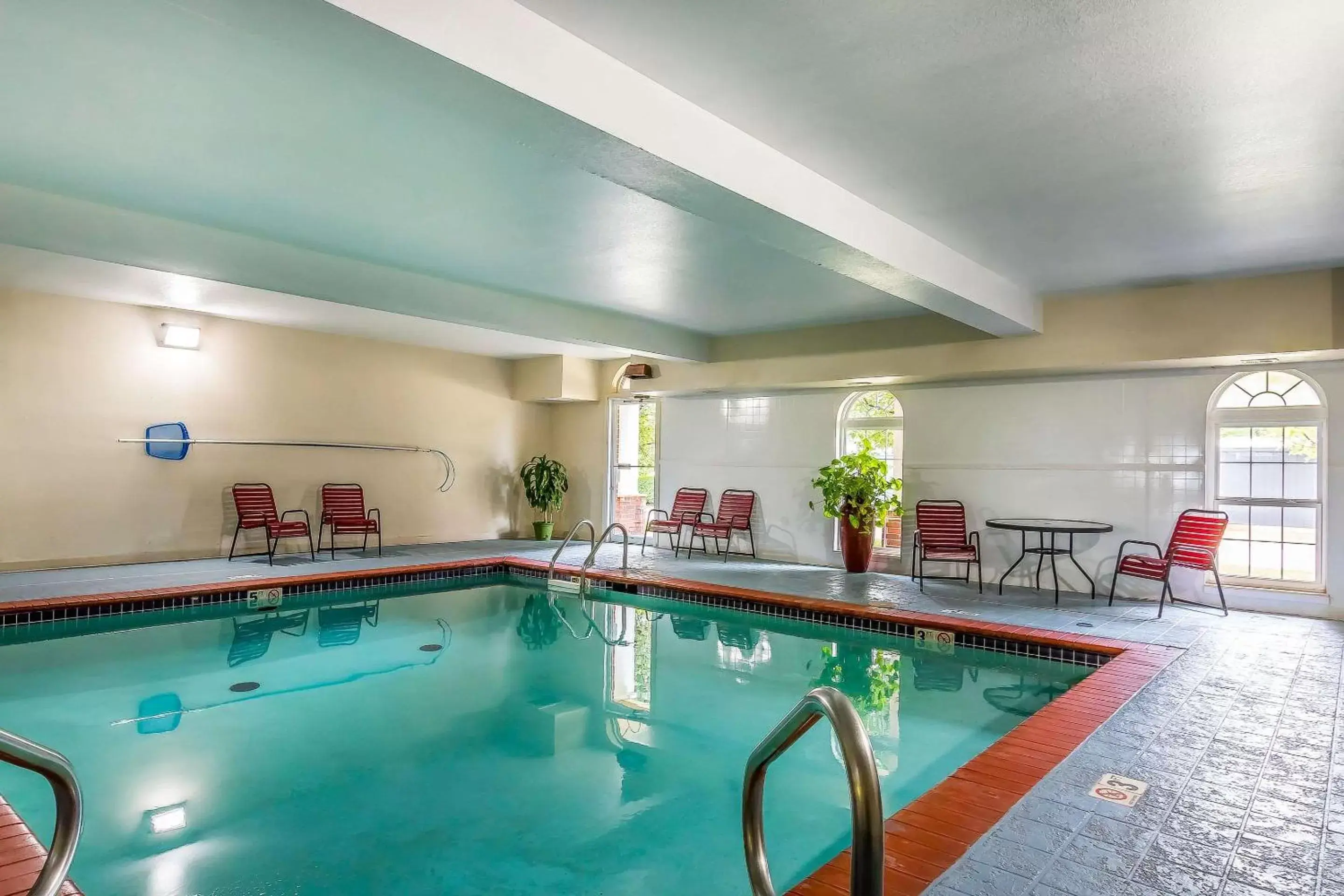 On site, Swimming Pool in Quality Inn & Suites Chesterfield Village