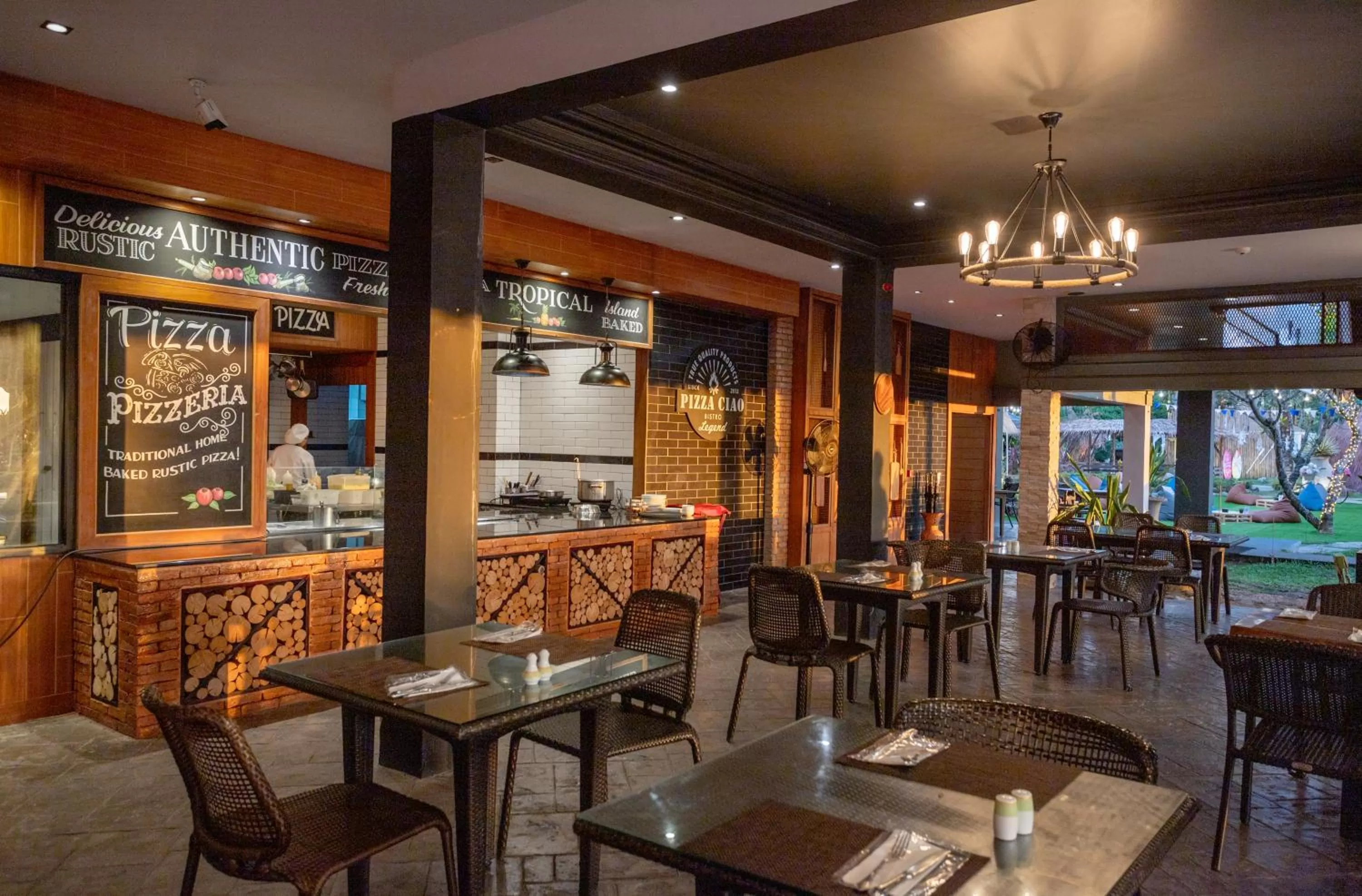 Restaurant/places to eat in Thavorn Palm Beach Resort Phuket