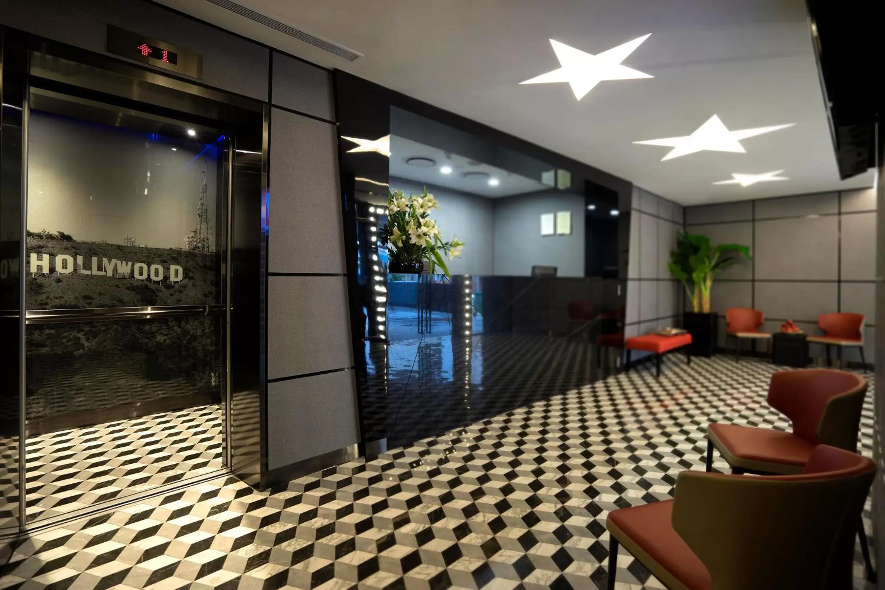 Lobby or reception in Hotel 81 Premier Hollywood