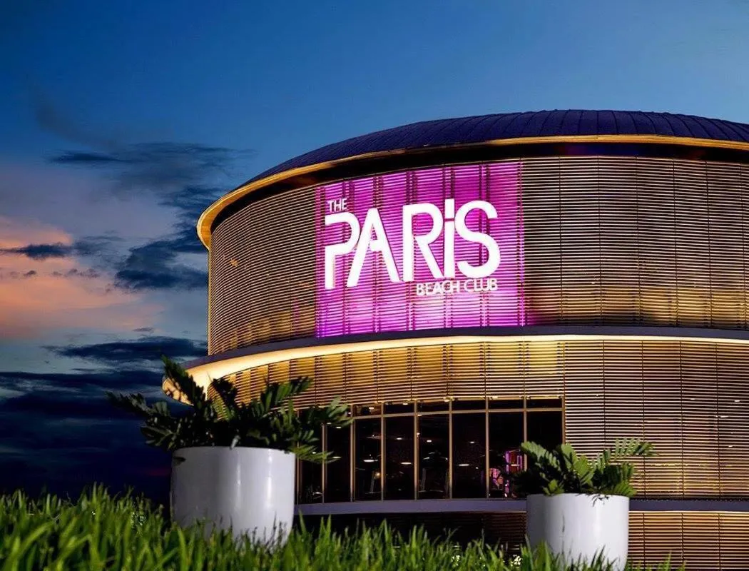 Azure Urban Beach Resort Manila by Radlett