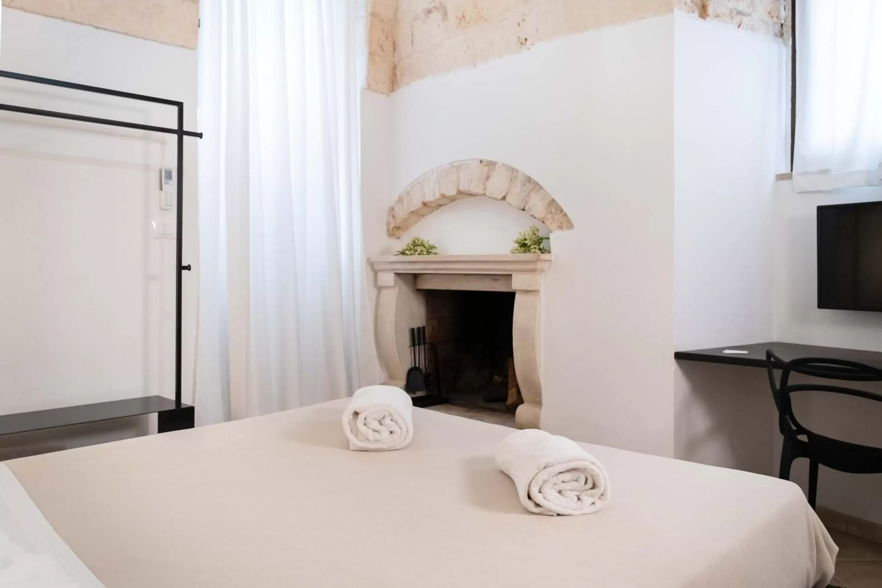 Bed in Dama Bianca Boutique Hotel Ostuni