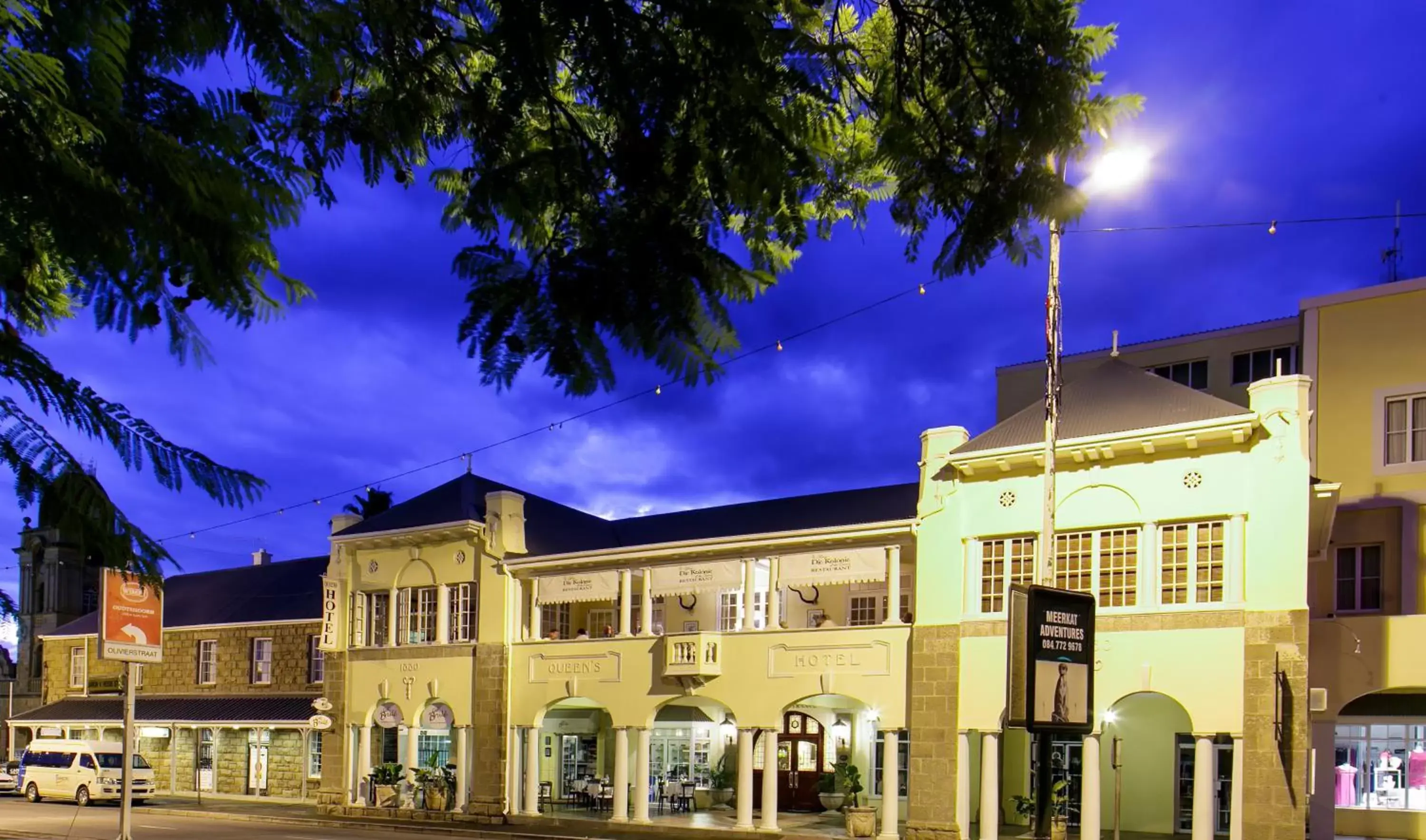 Facade/entrance, Property Building in Queens Hotel by BON Hotels