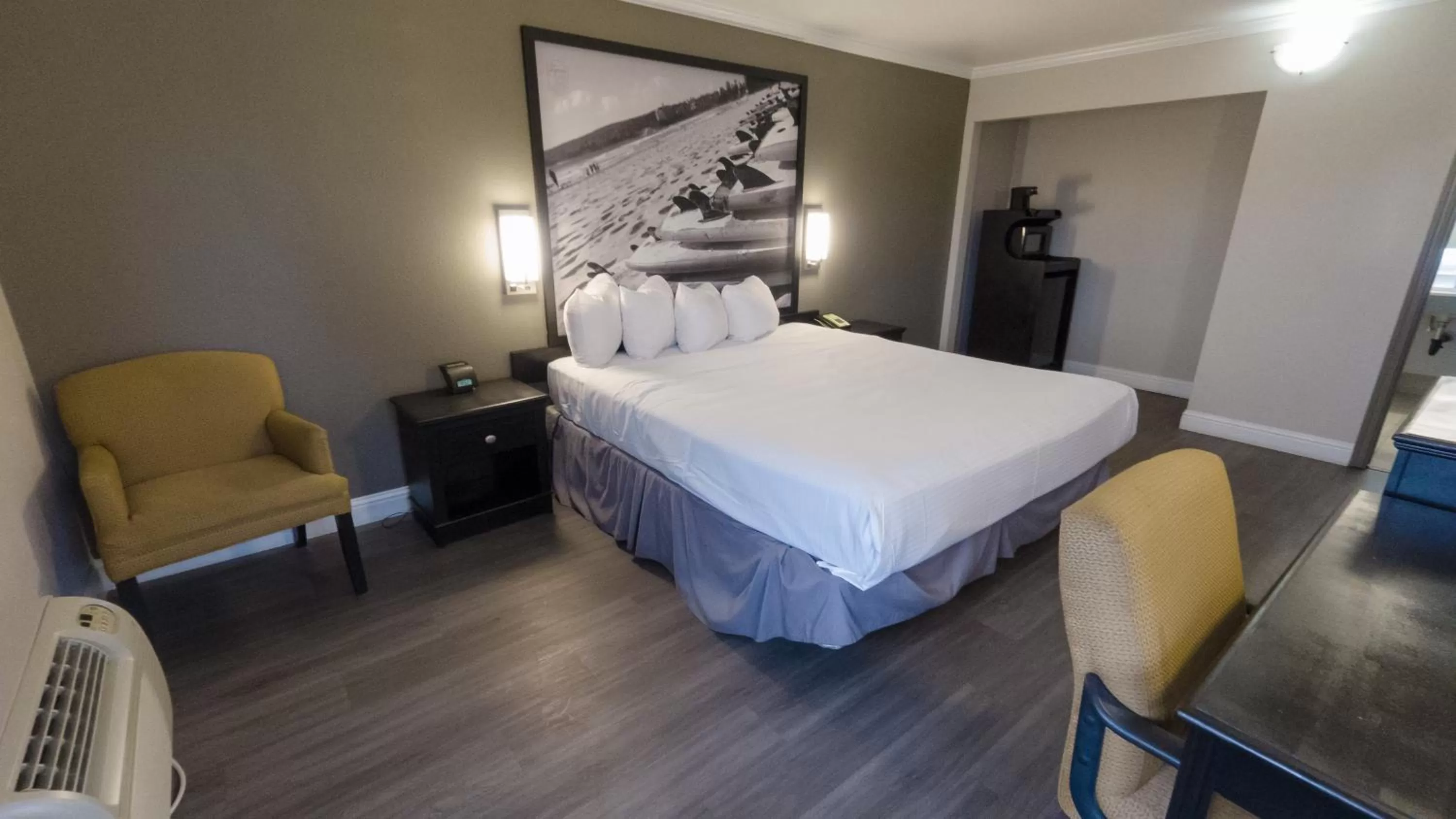 Bed in Super 8 by Wyndham Santa Cruz Beach