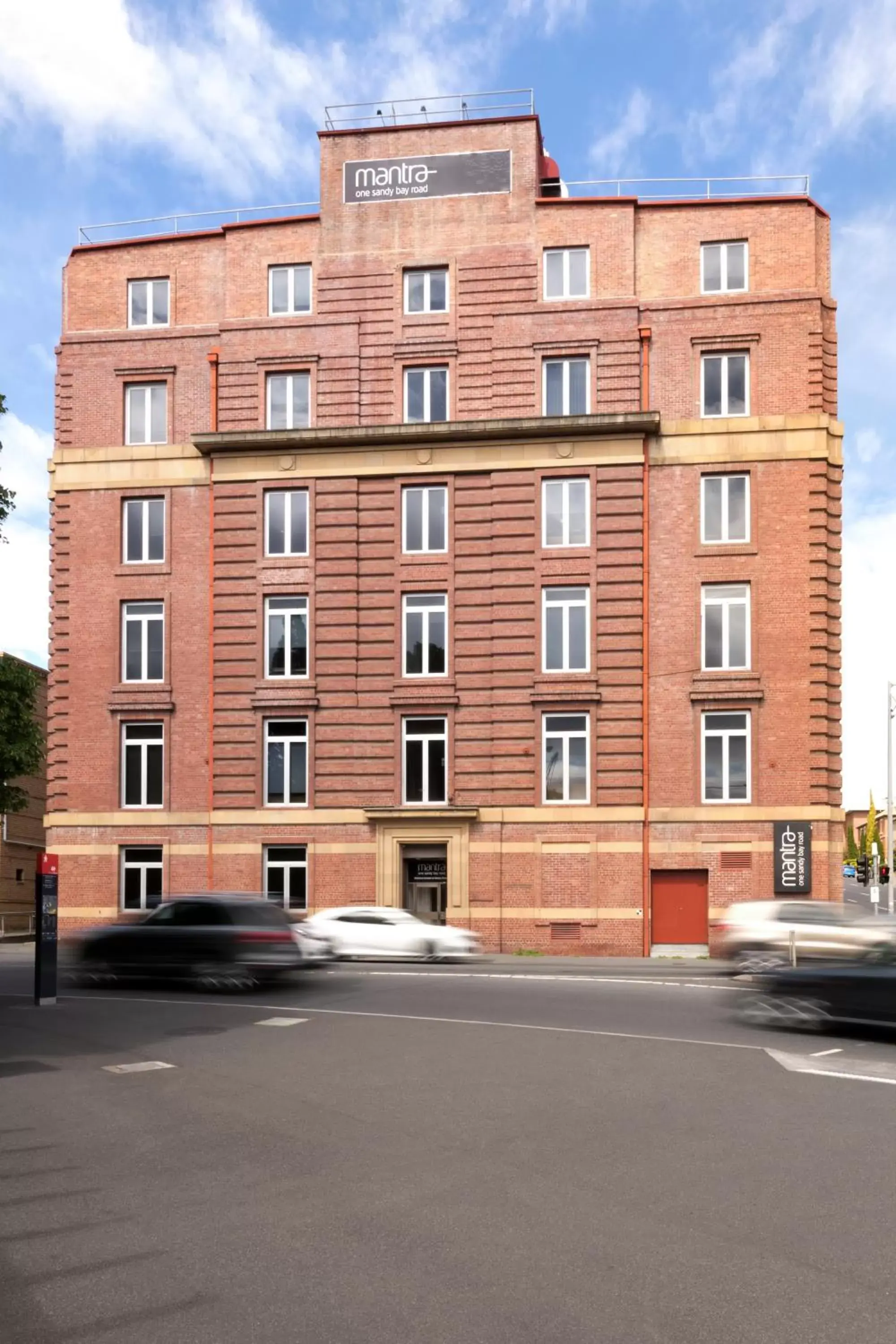 Property building in Mantra One Sandy Bay Road Property building in Mantra One Sandy Bay Road