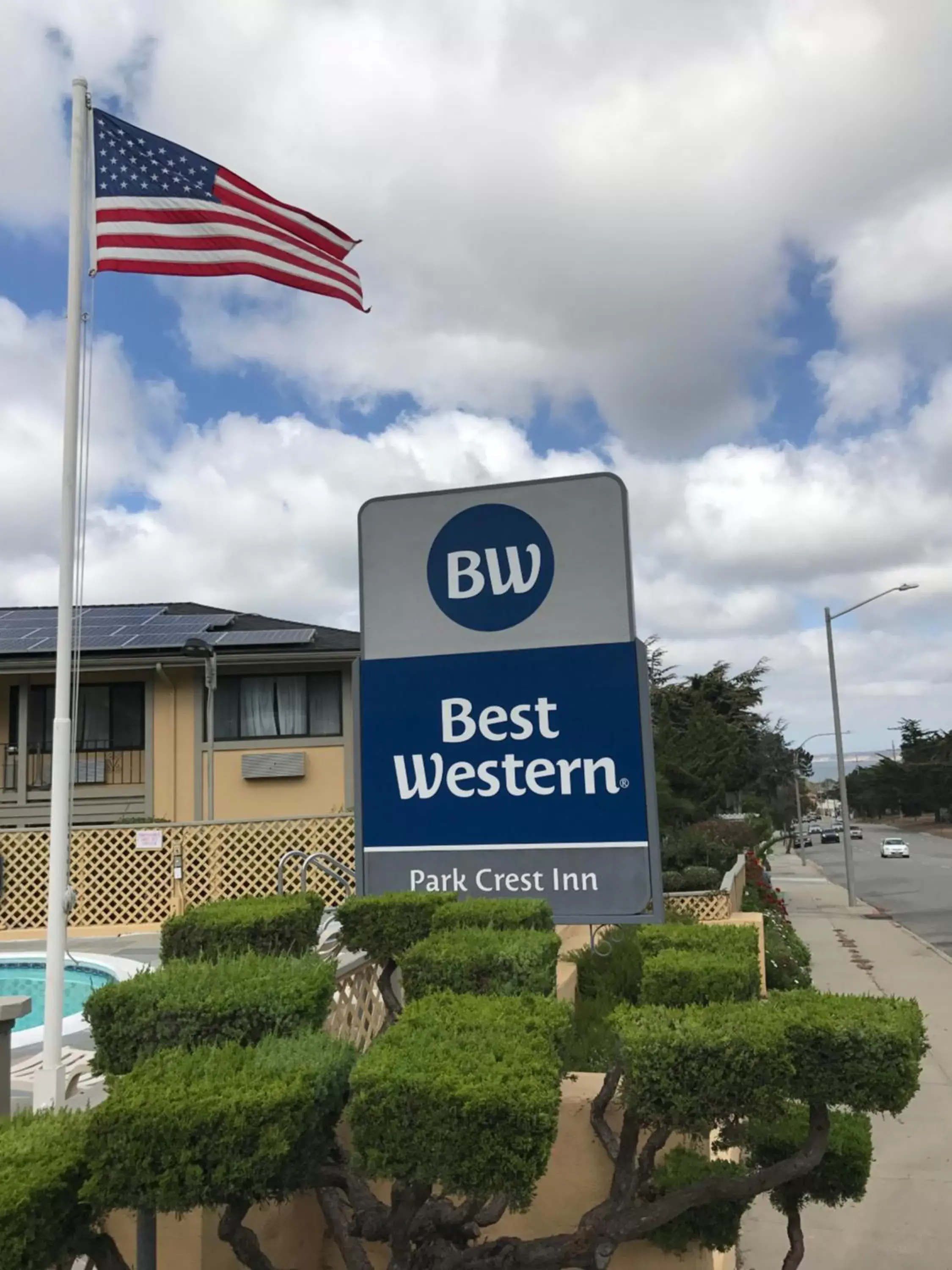 Property building, Property Logo/Sign in Best Western Park Crest Inn