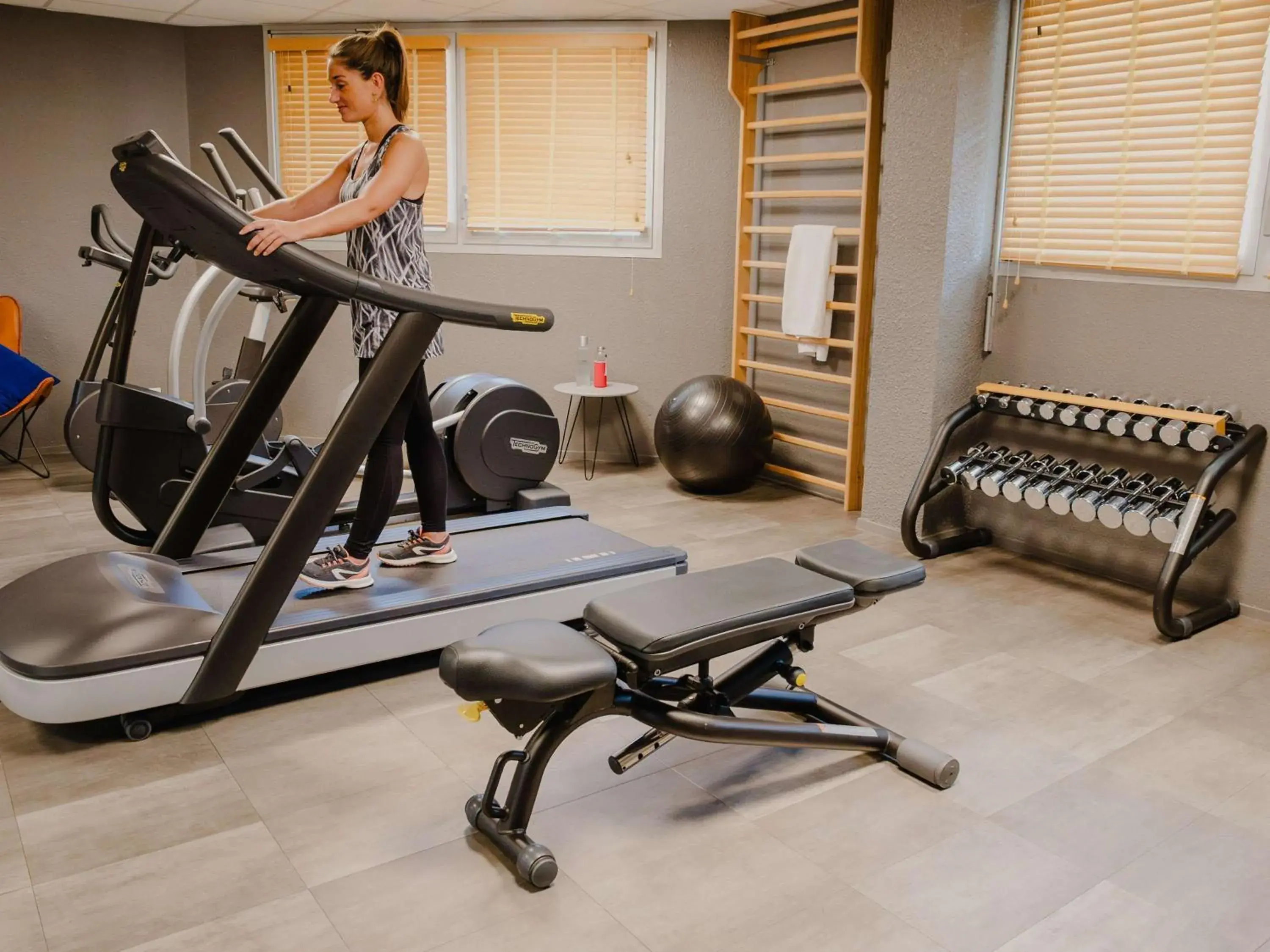 Property building, Fitness Center/Facilities in Mercure Le Havre Centre Bassin Du Commerce