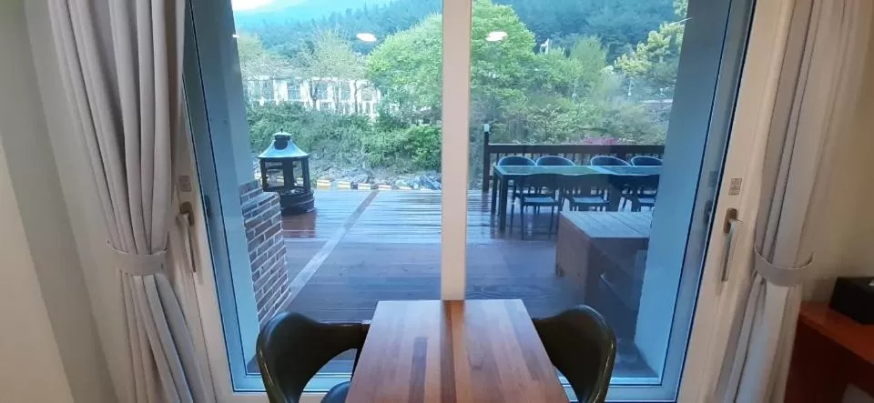 Balcony/Terrace in Hotel Jirisan Haetsal