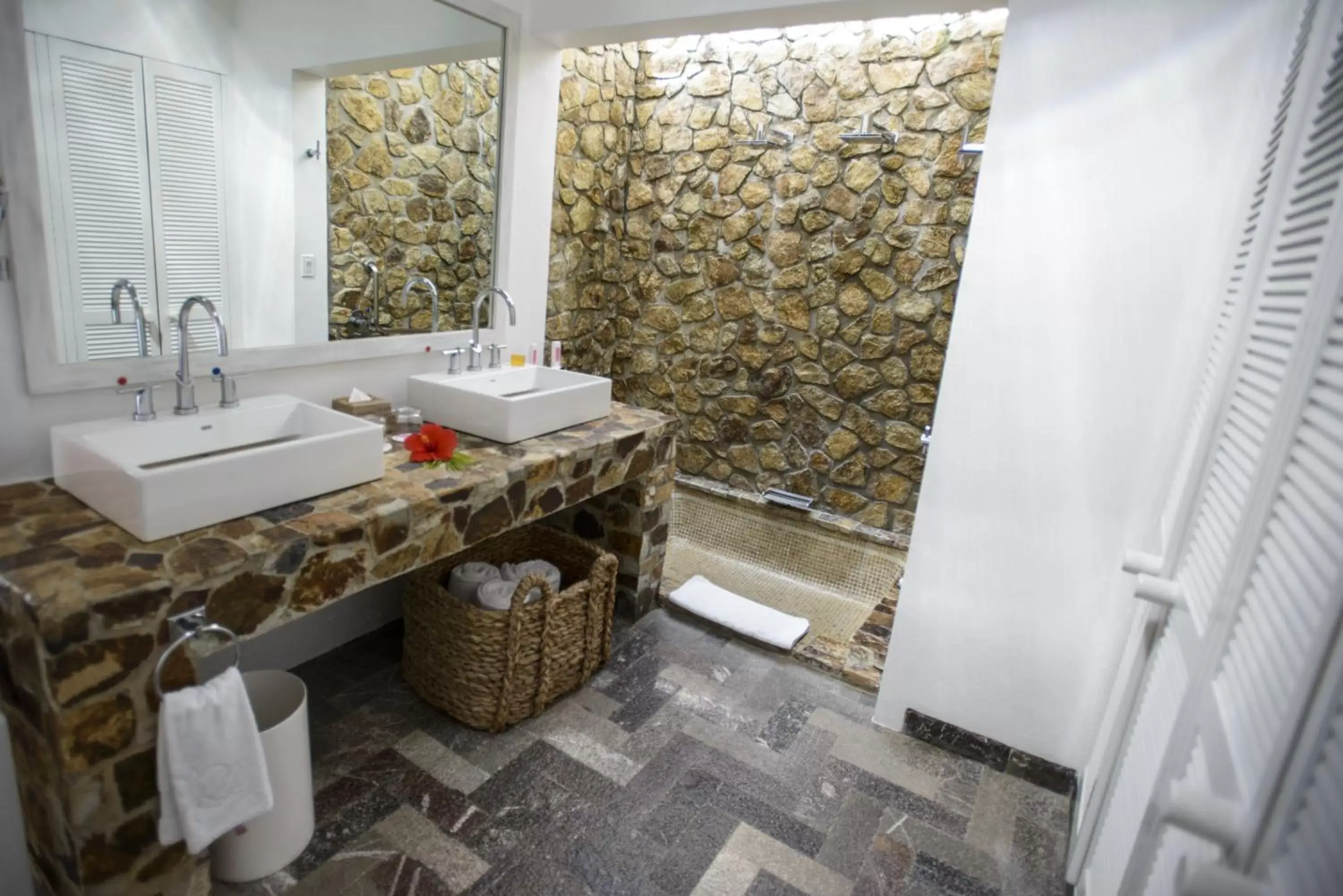 Bathroom in Las Brisas Acapulco