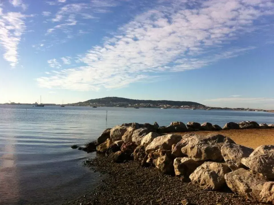 Nearby landmark, Beach in ibis Sète Balaruc les Bains Bien-être et Spa