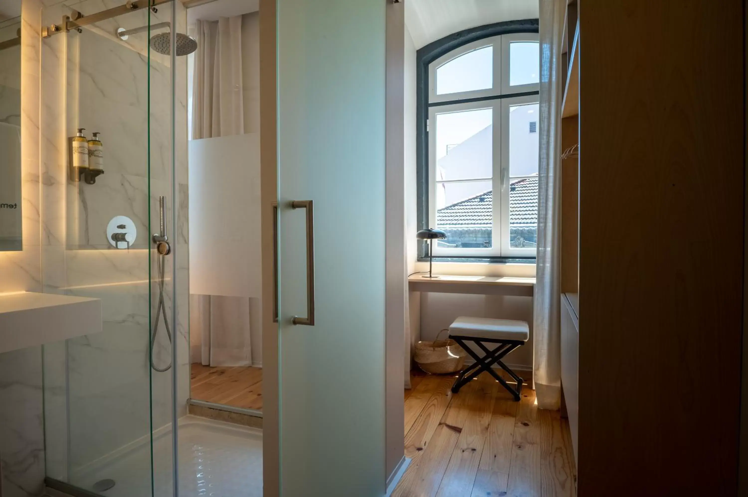 Bedroom, Bathroom in Tempo FLH Hotels Lisboa