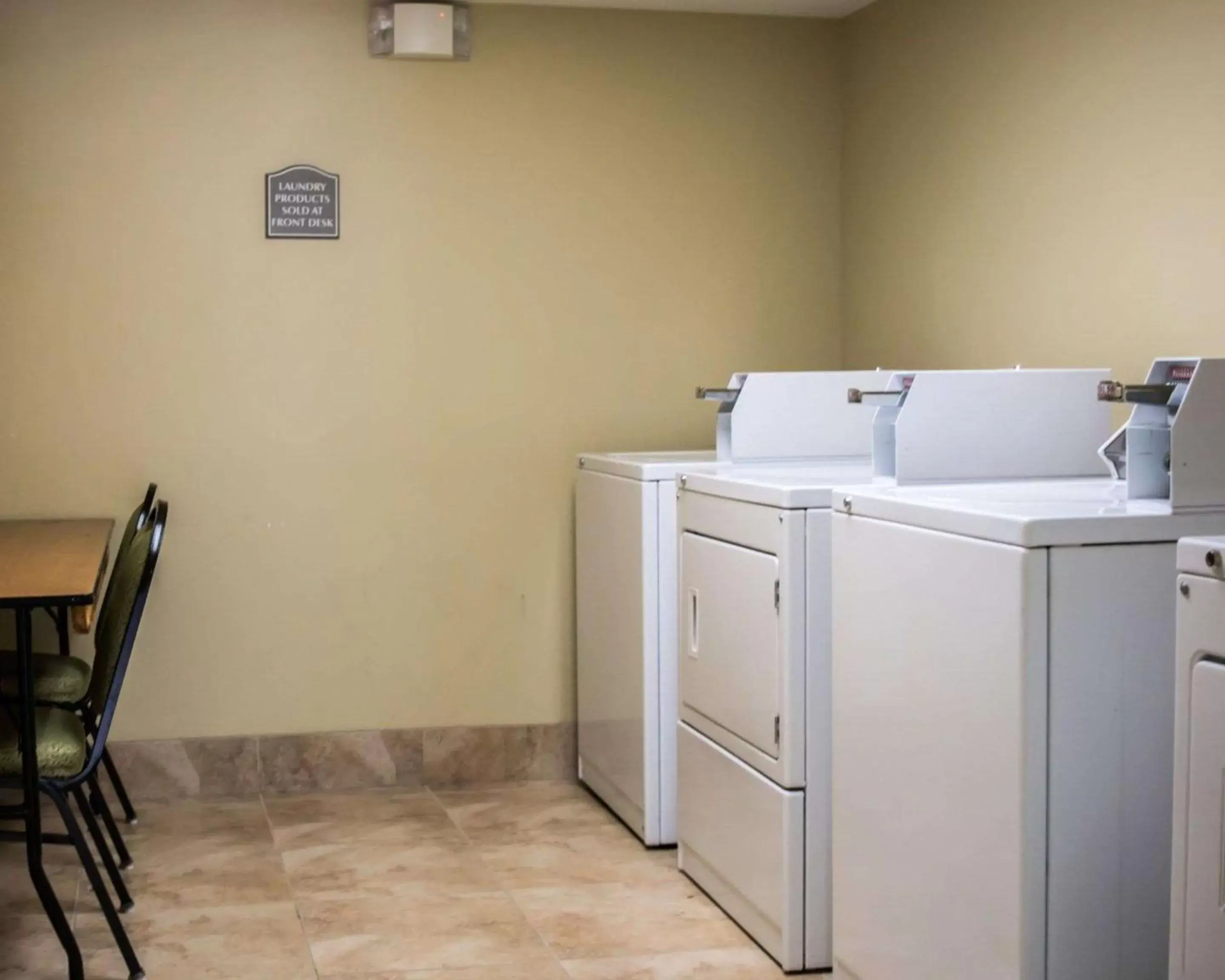 On site, Kitchen/Kitchenette in Quality Inn & Suites Near Fairgrounds & Ybor City