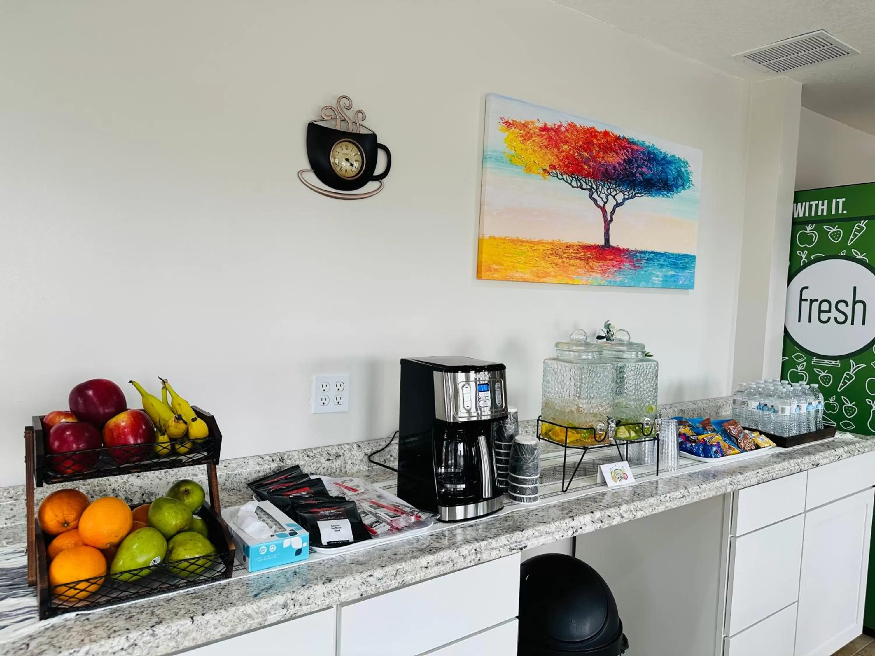 Coffee/tea facilities in Timberland Inn & Suites