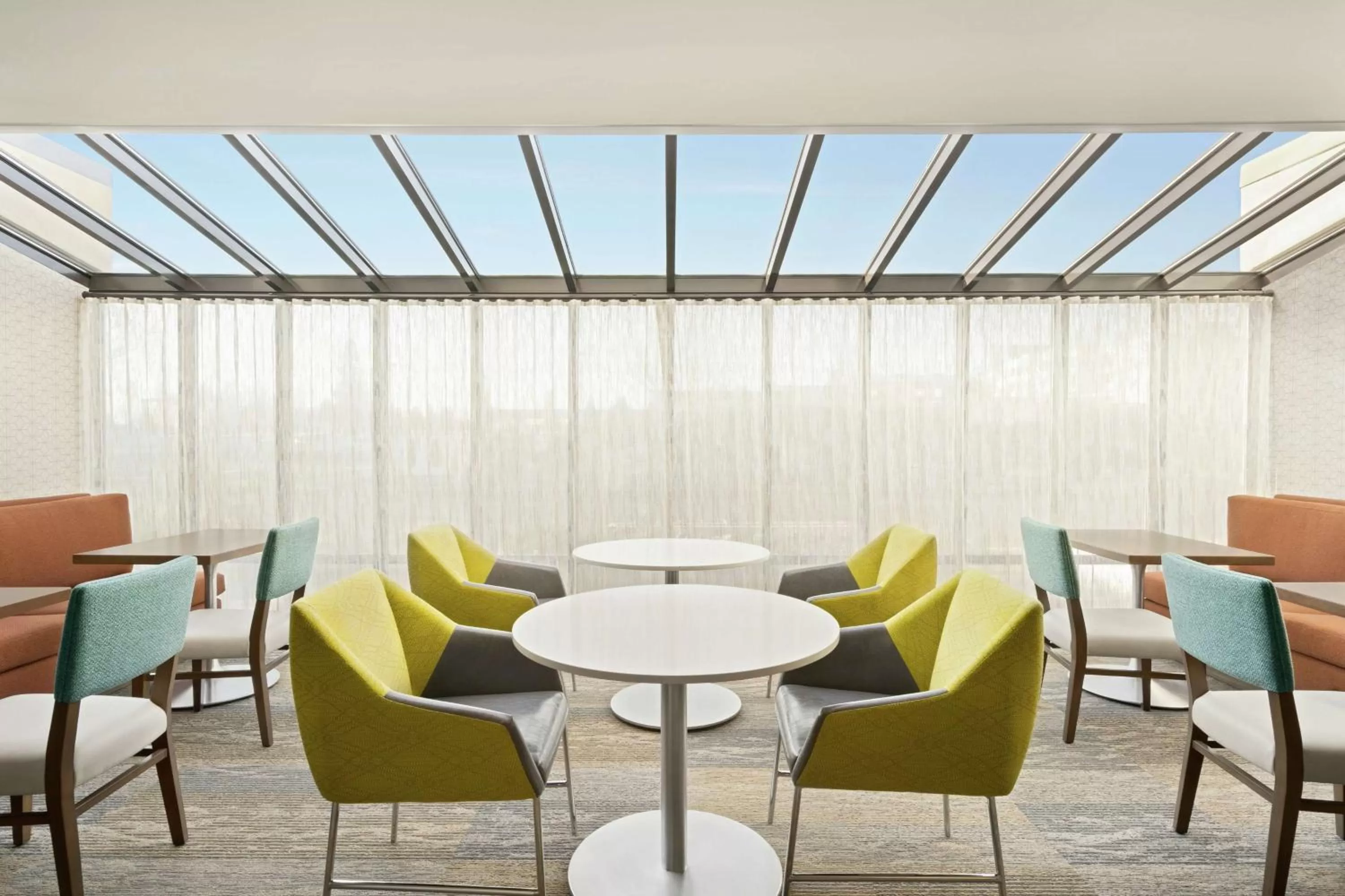 Lobby or reception in Hampton Inn Portland Airport