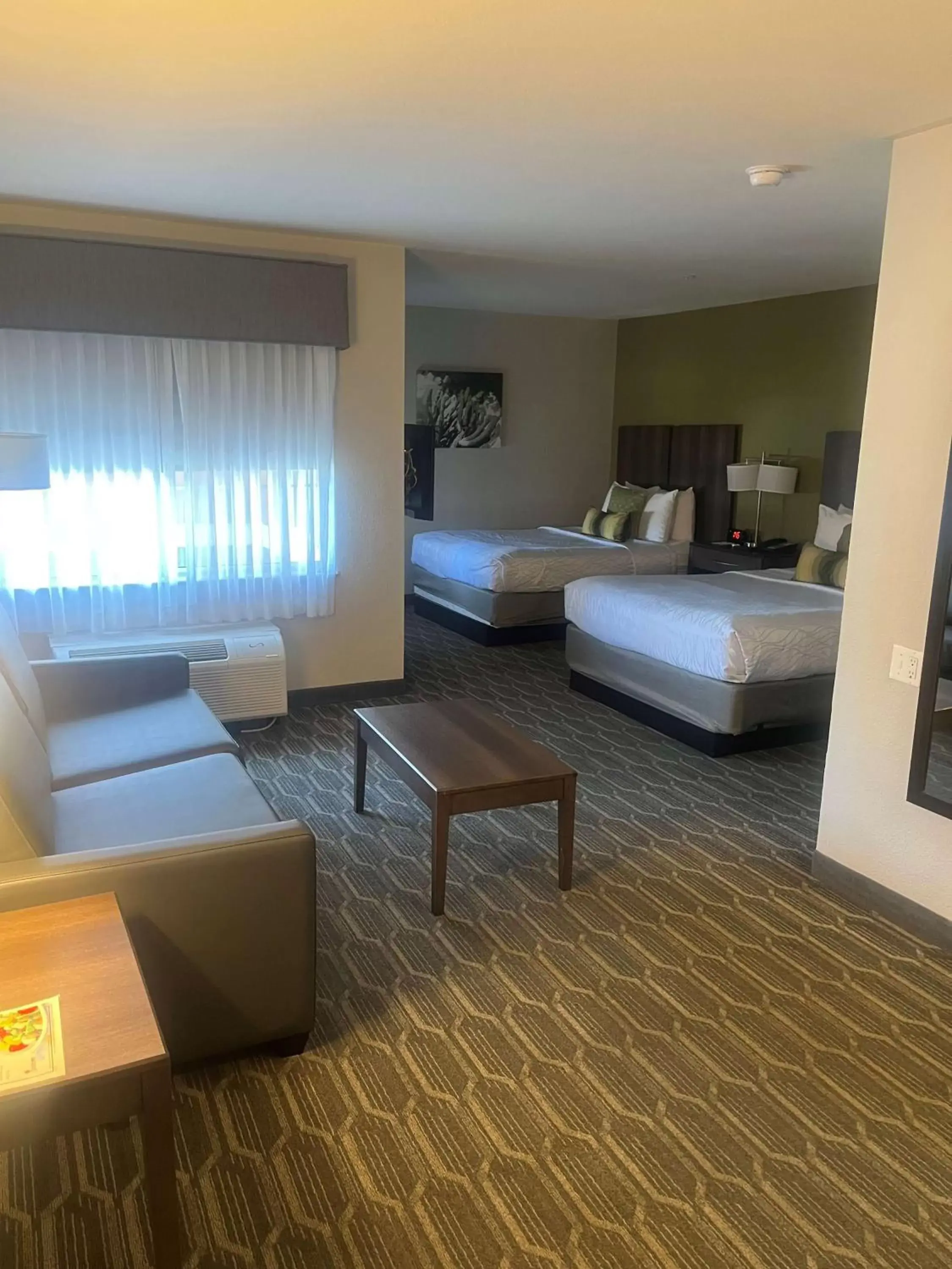 Bedroom, Bed in Best Western North Phoenix Hotel