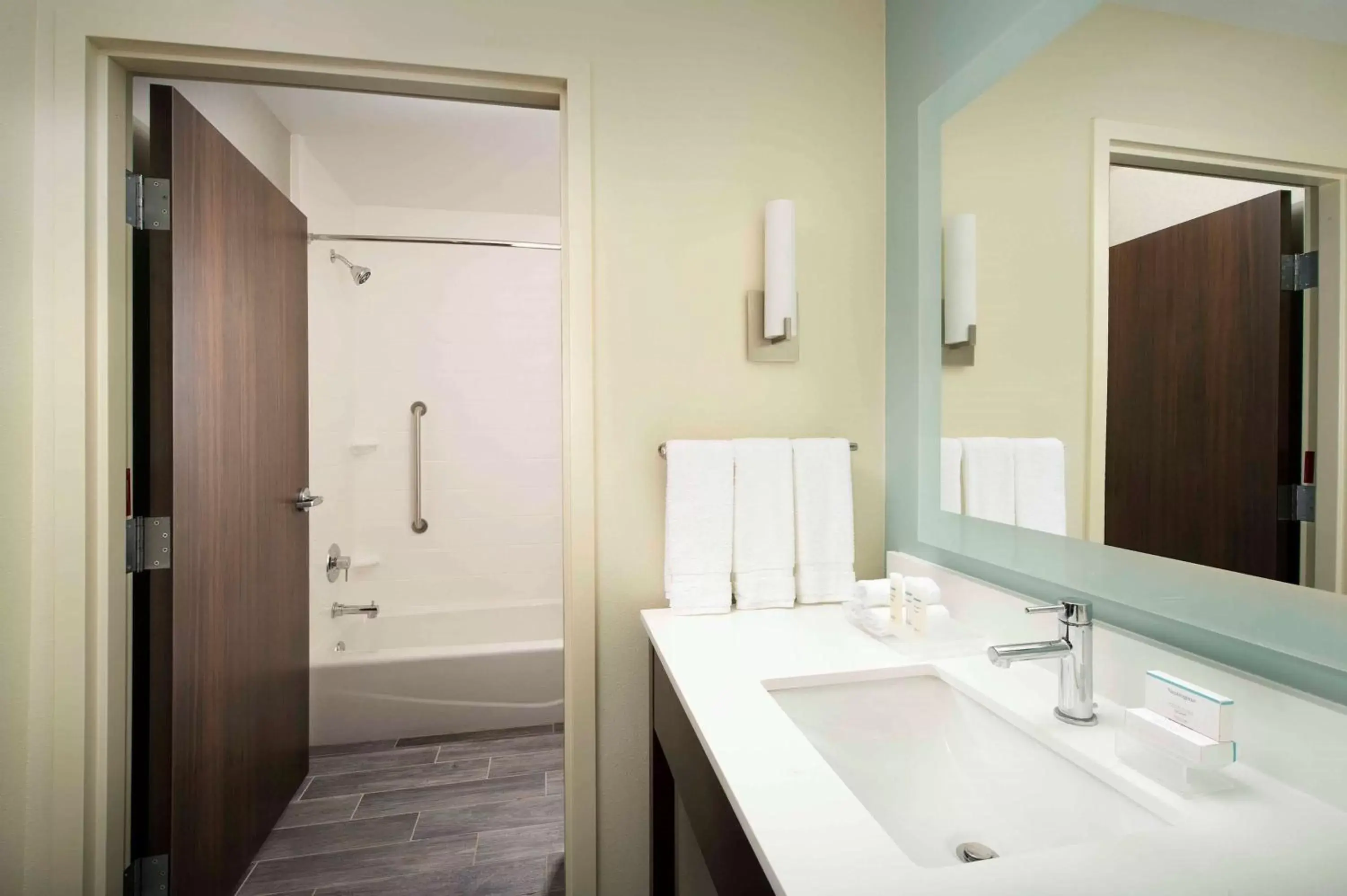 Bathroom in Homewood Suites San Antonio Airport
