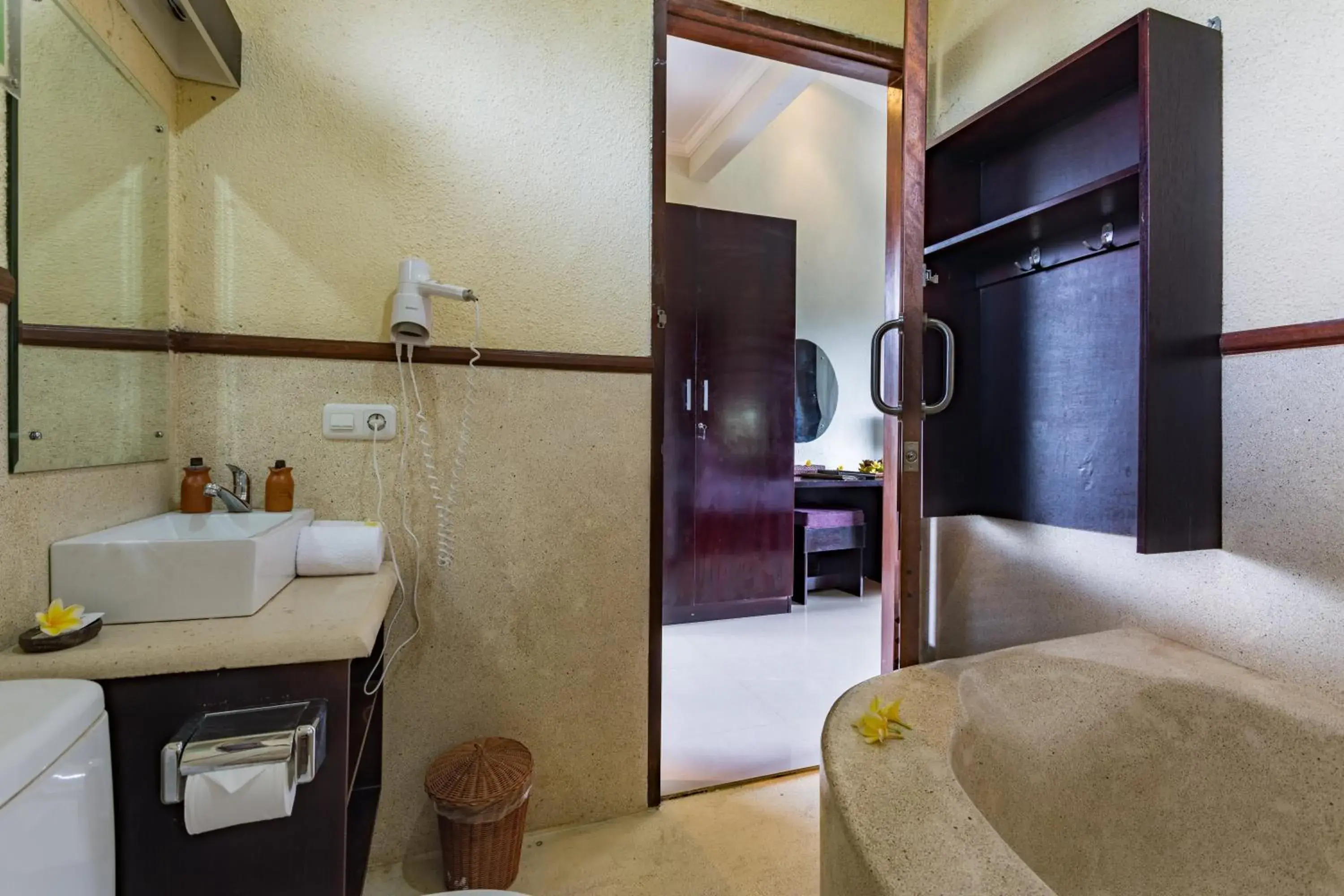 Bathroom in Anini Raka Resort & Spa