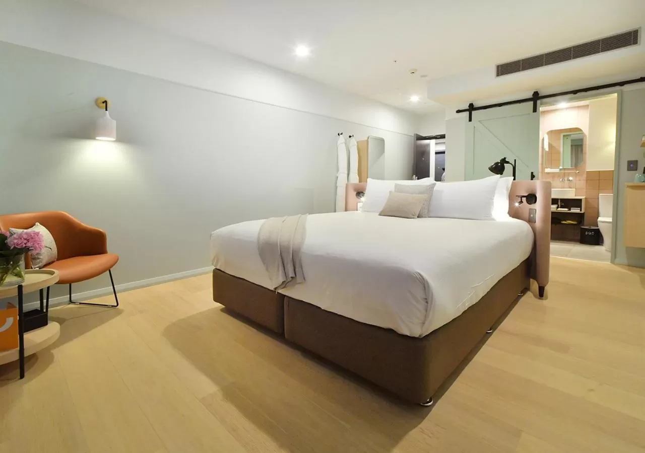 Bed in Sudima Auckland City