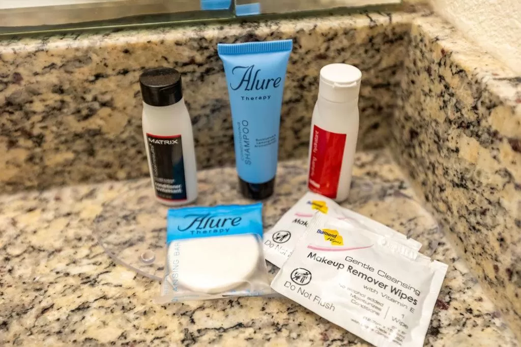 Bathroom in Savannah House Hotel