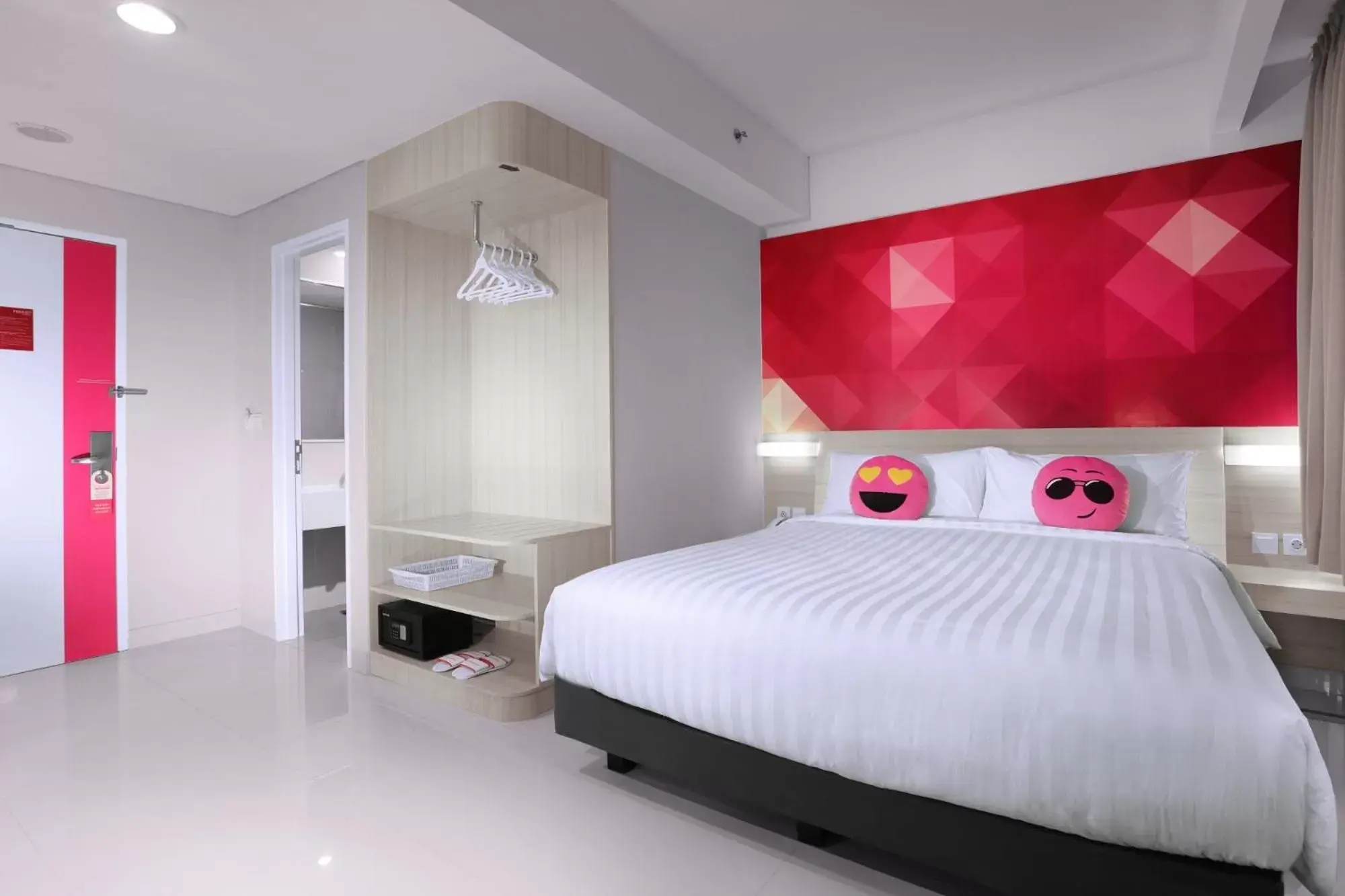 Bedroom, Bed in favehotel Bandara Tangerang