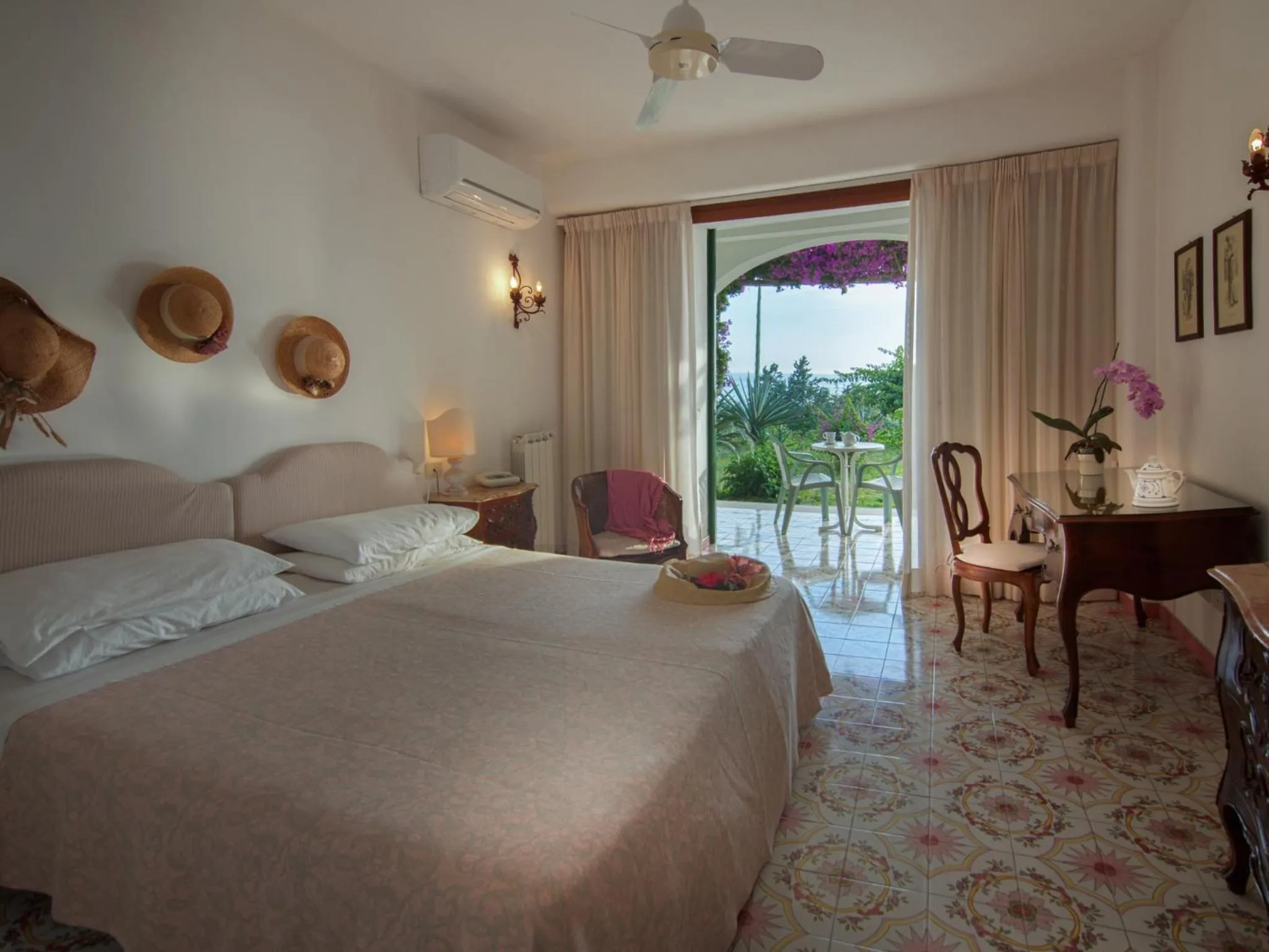 Double or Twin Room with Sea View in Semiramis Hotel De Charme & Pools