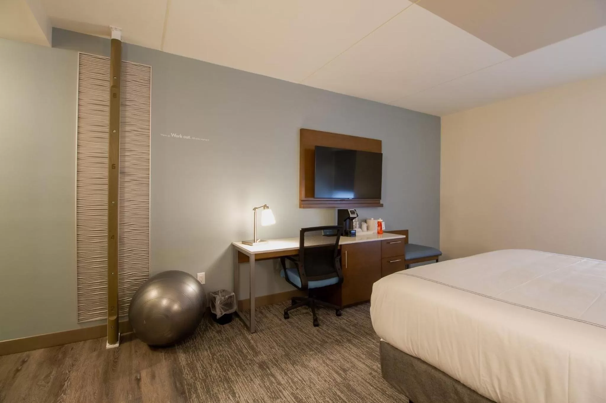 Bedroom in EVEN Hotel Manchester Airport by IHG