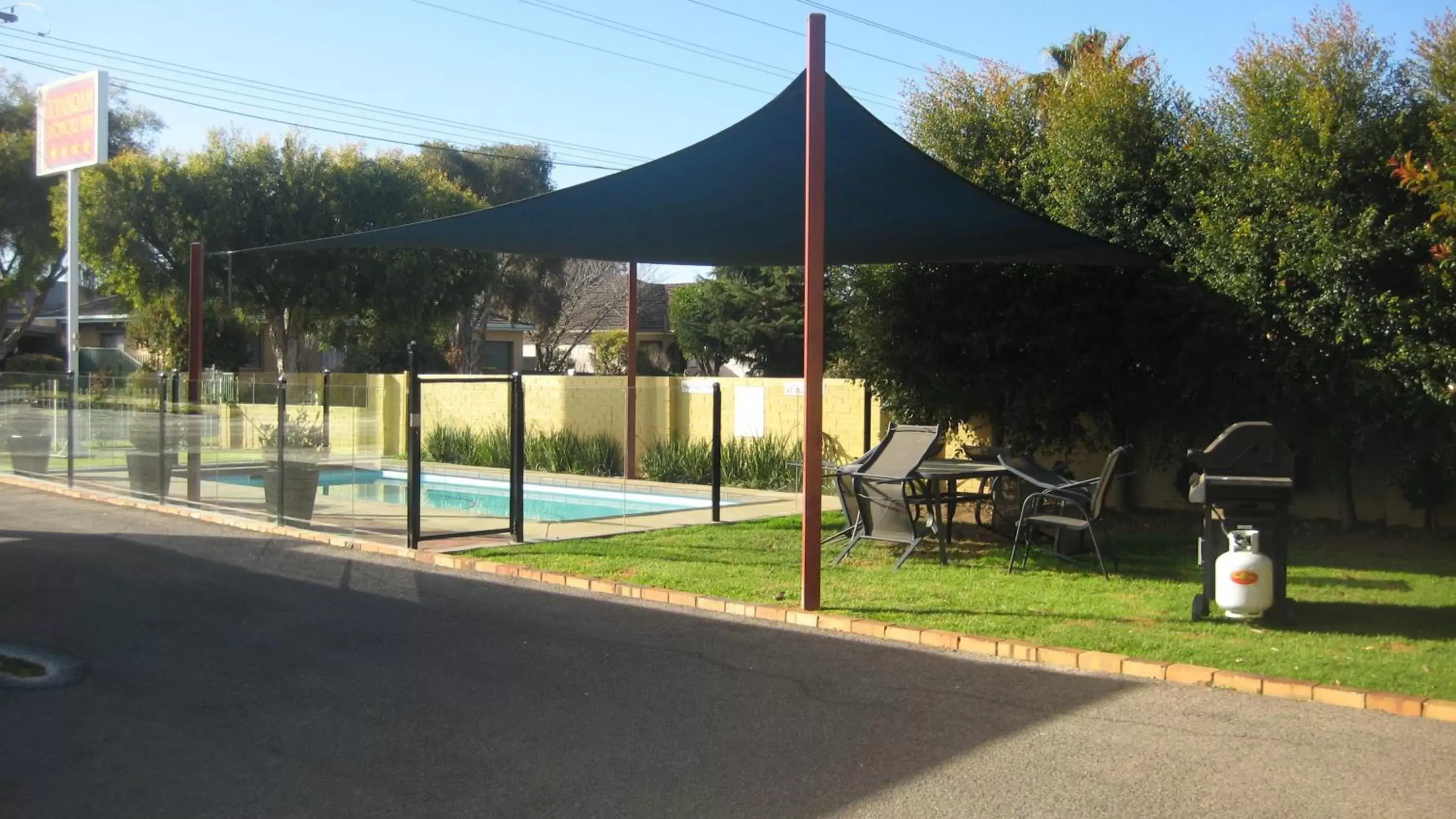 Swimming Pool in Kyabram Motor Inn