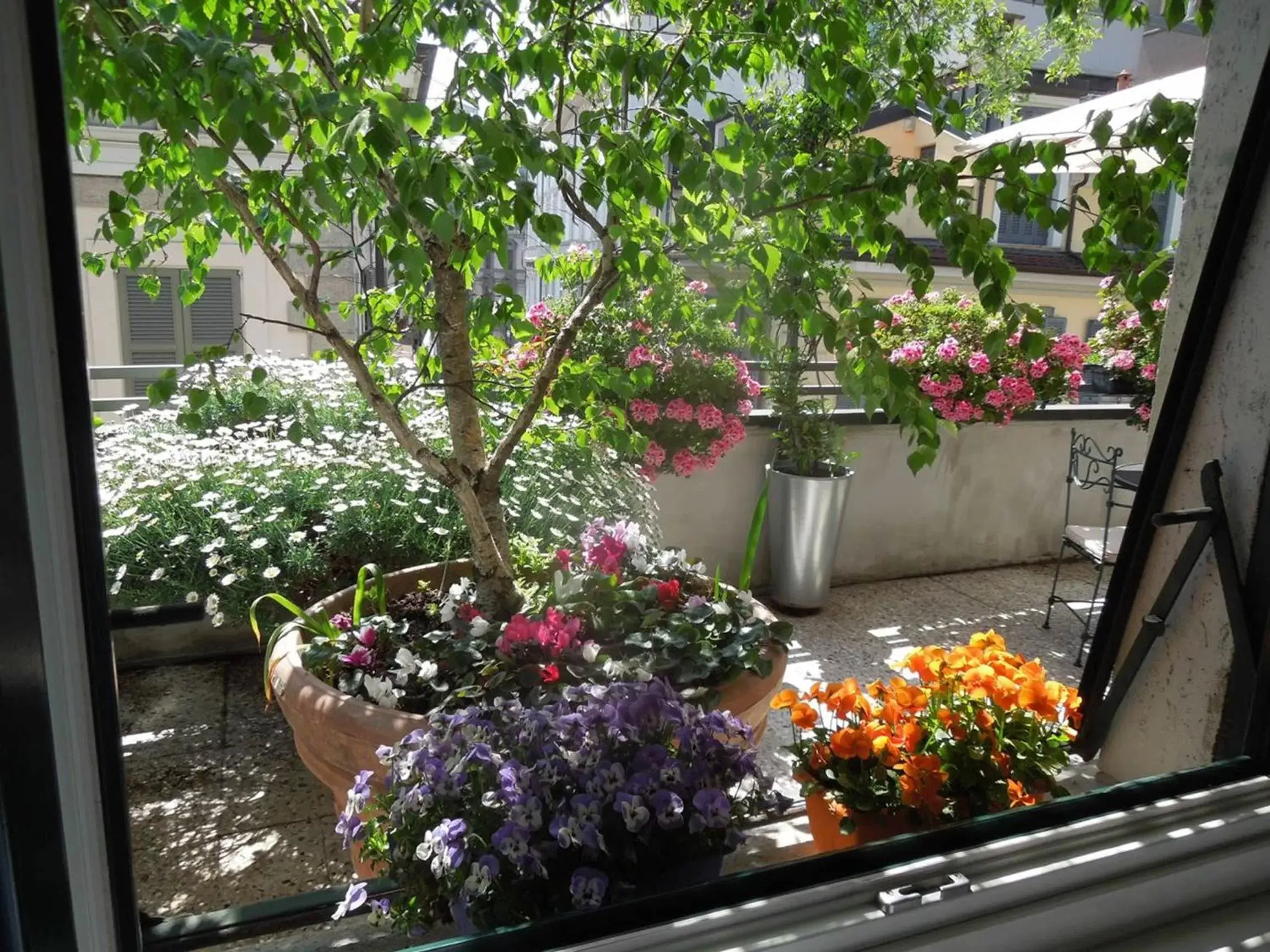 Facade/entrance in Antica Locanda Dei Mercanti