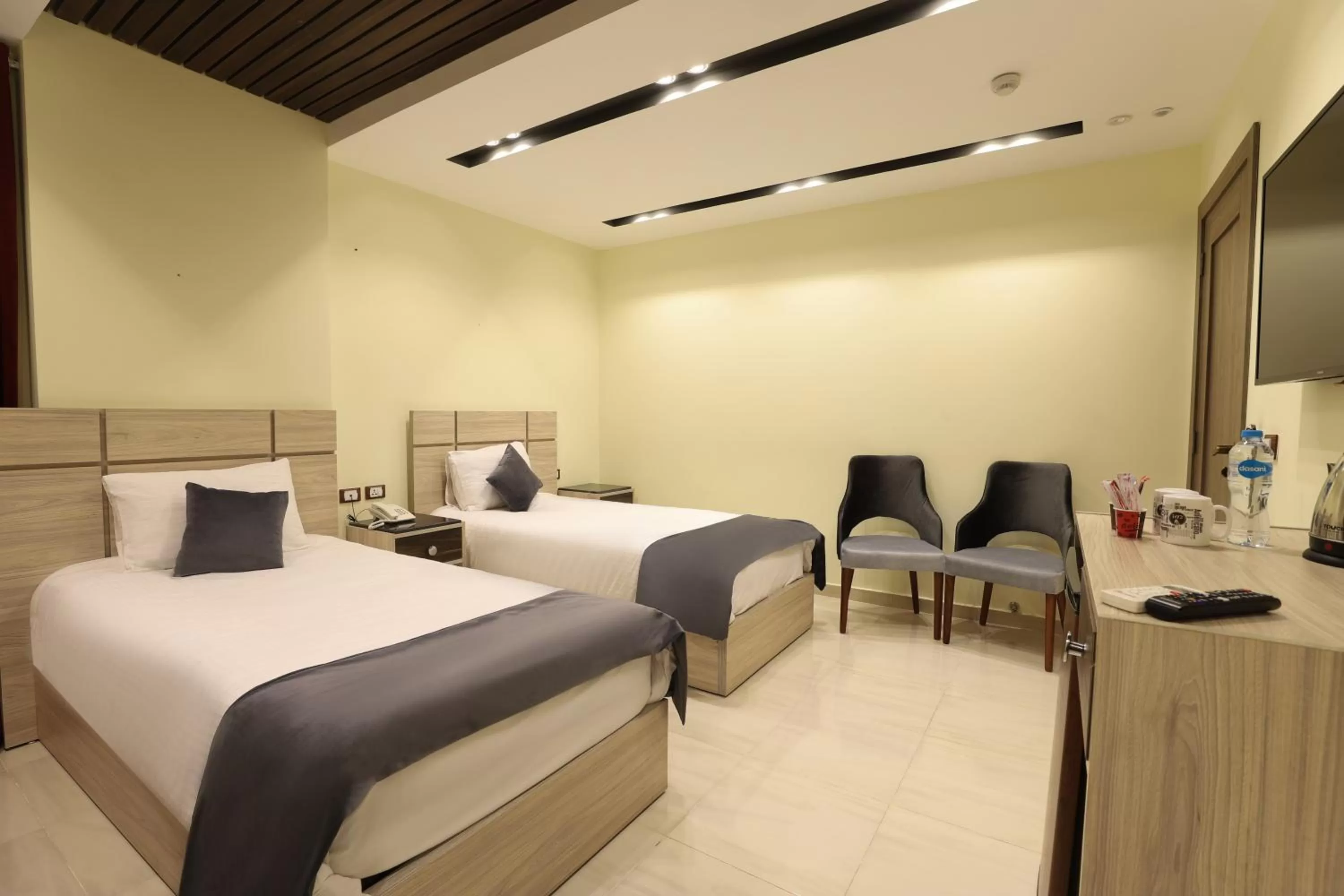 Photo of the whole room, Bed in Brothers Pyramids View